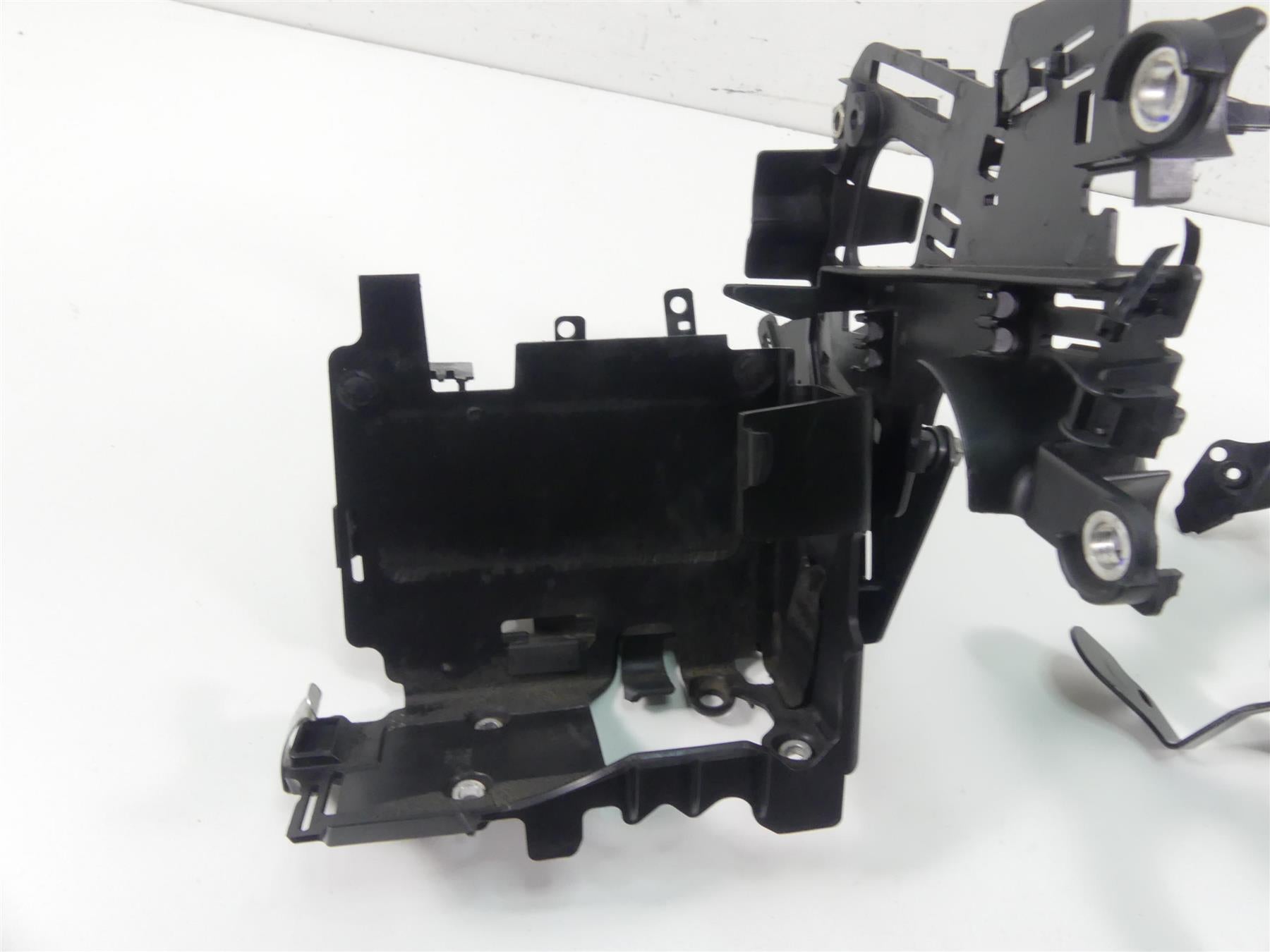 2018 Harley FXBRS Softail Breakout All Electrical Carrier Mount Holder Set 69201632 {{ shop.shopifyCountryName }} - Mototech271