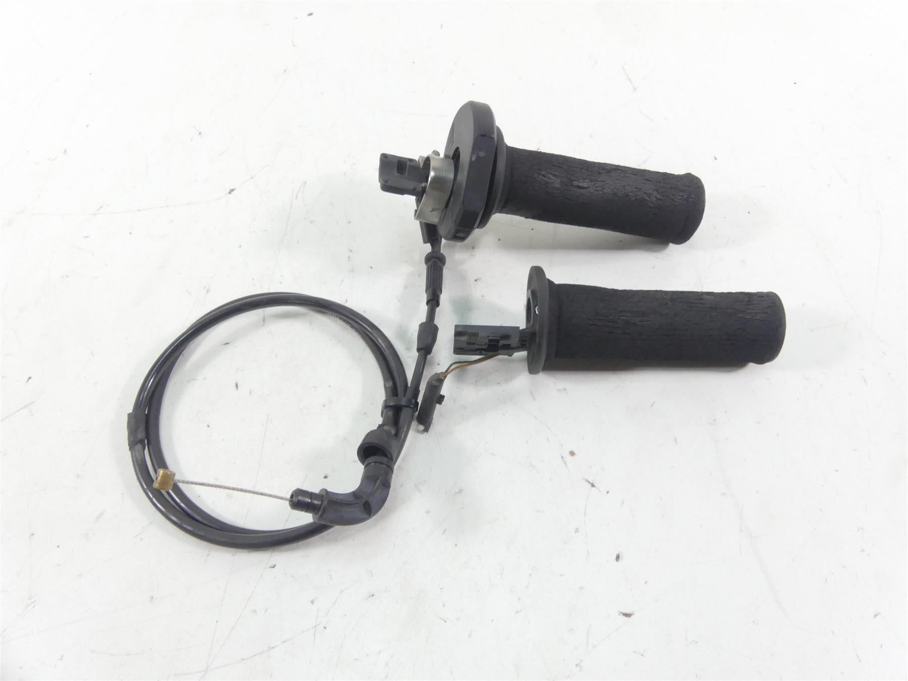 2012 BMW R1200 GS K255 Adventure Heated Hand Grip Throttle Cable Set 61317727067 {{ shop.shopifyCountryName }} - Mototech271