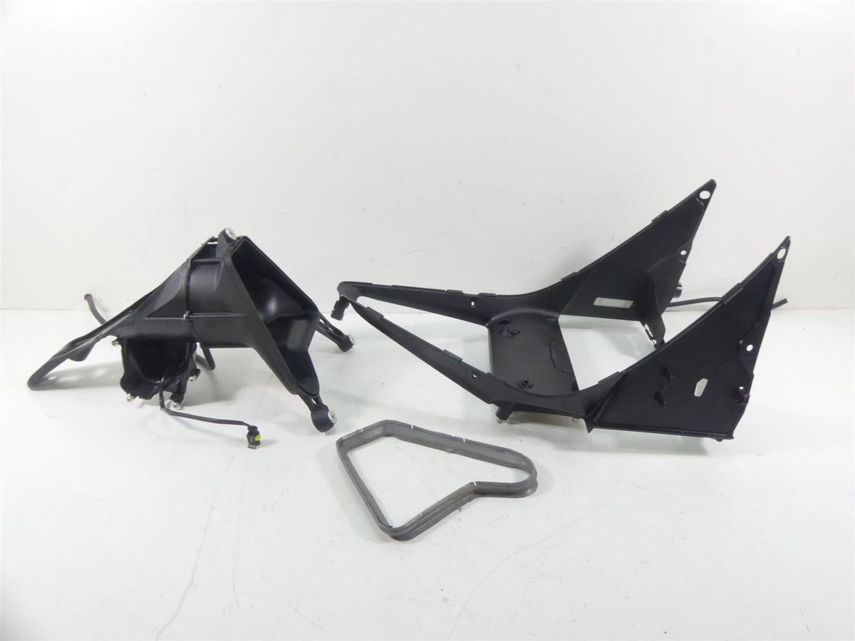 2020 Ducati Panigale V2 Coolant Fan & Radiator Cover Reservoir Set 8292A342A {{ shop.shopifyCountryName }} - Mototech271