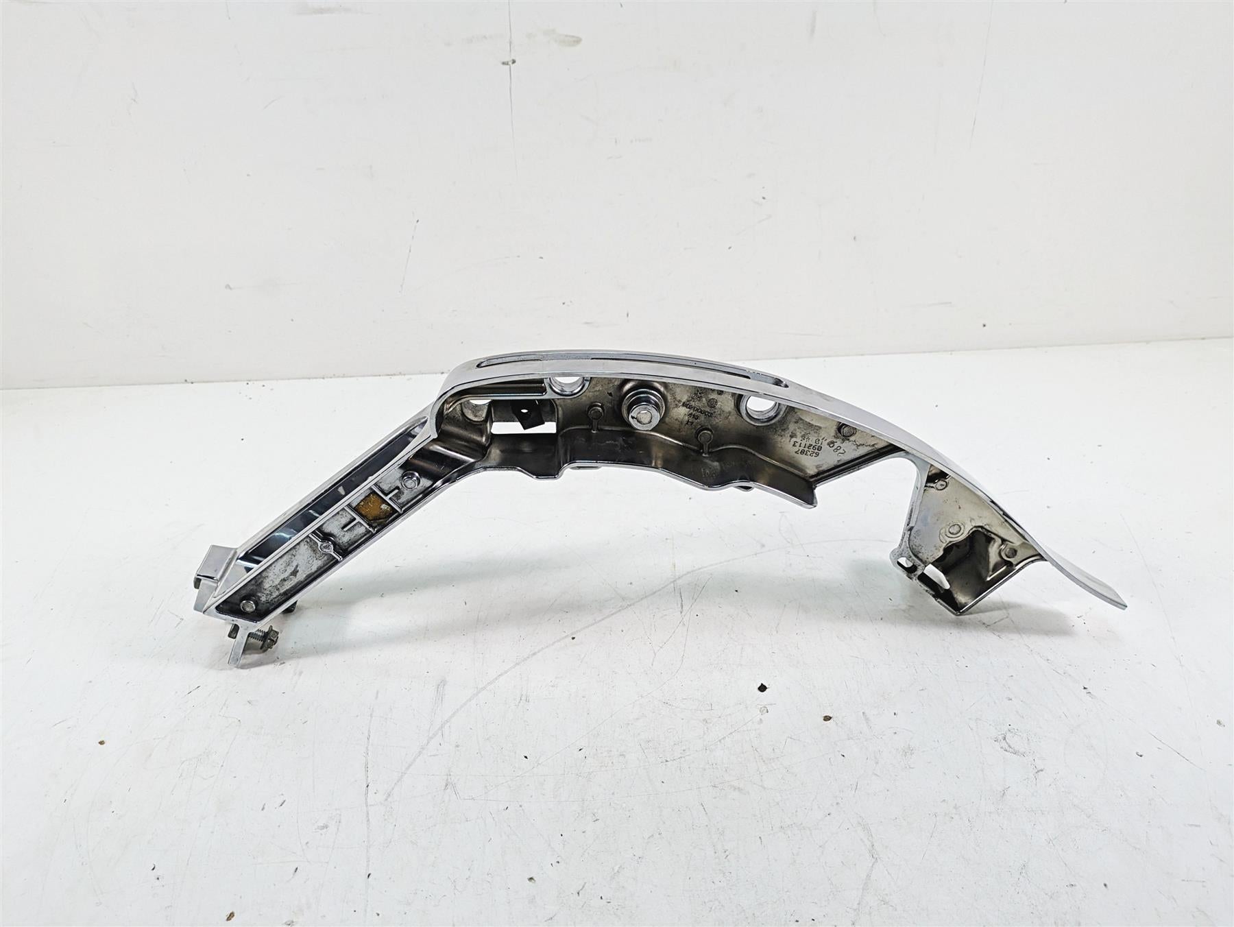 2014 Harley Touring FLHTK Electra Glide Left Saddlebag Support Mount 90200503 {{ shop.shopifyCountryName }} - Mototech271