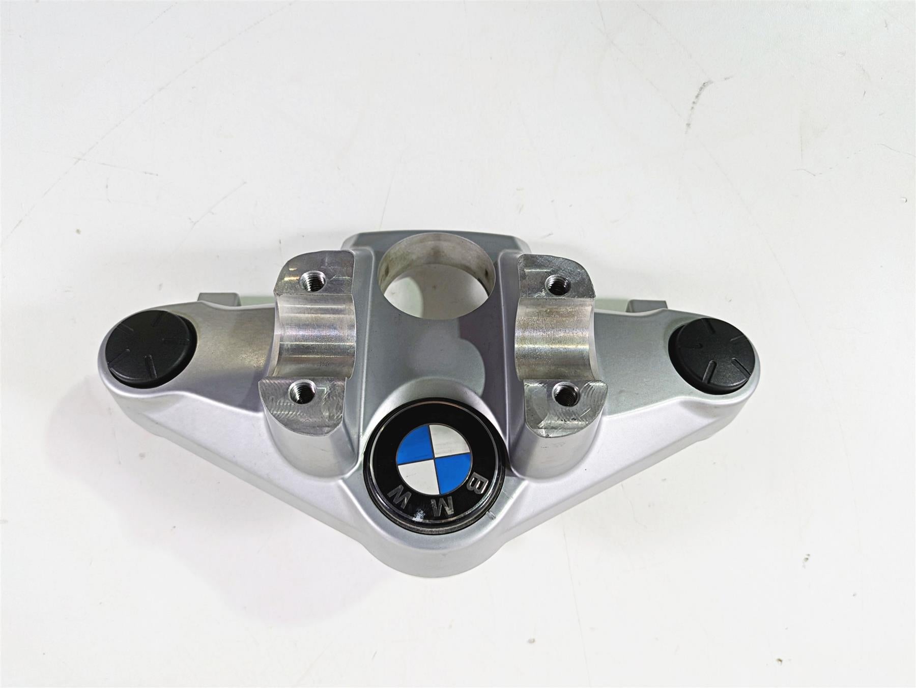 2012 BMW R1200R K27 Upper Triple Tree Steering Clamp 31427727249 7728078 {{ shop.shopifyCountryName }} - Mototech271