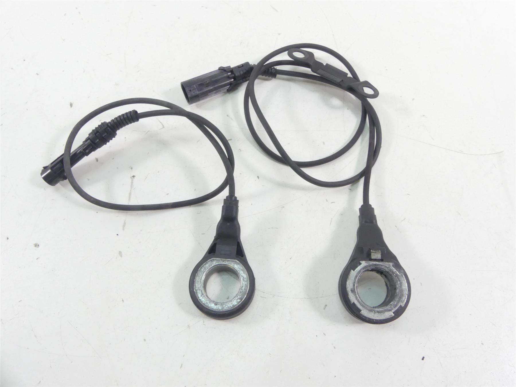 2017 Harley Touring FLHTKL Electra Glide Abs Wheel Speed Sensor Set 32700015 {{ shop.shopifyCountryName }} - Mototech271