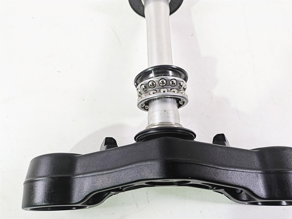 2024 Triumph Street Triple 765 R Lower Triple Tree Steering Clamp T2048903 {{ shop.shopifyCountryName }} - Mototech271