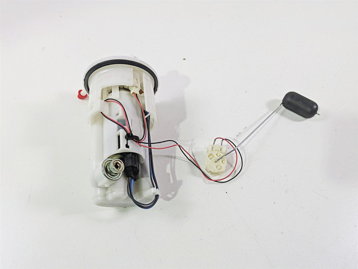 2024 Triumph Street Triple 765 R Fuel Gas Petrol Pump & Sending Unit T2400735 {{ shop.shopifyCountryName }} - Mototech271