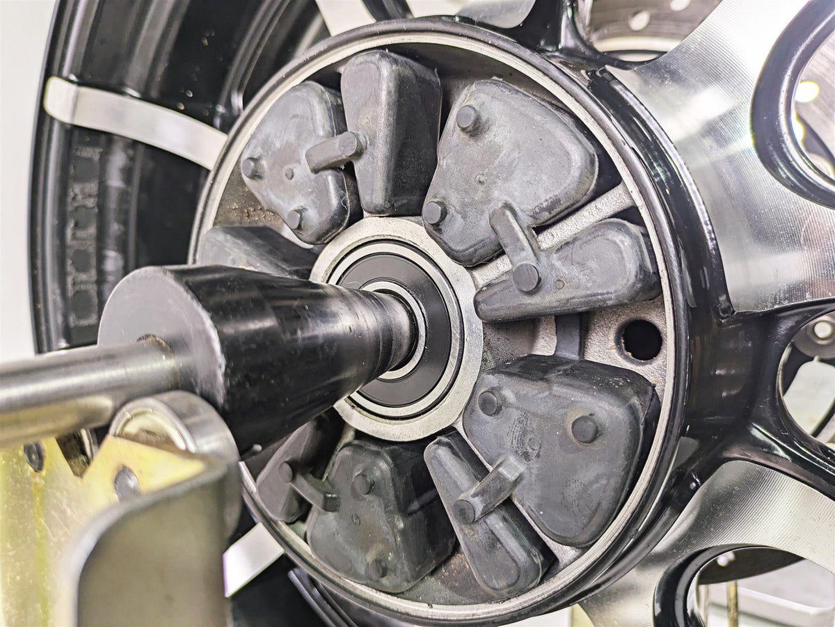 2019 Indian Chieftain Limited Straight Rear Wheel Rim 16x5 1522506 {{ shop.shopifyCountryName }} - Mototech271