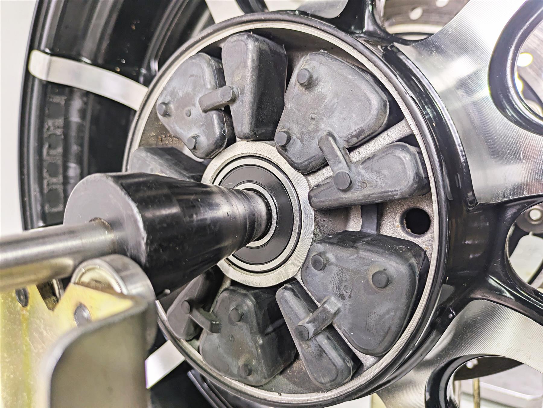 2019 Indian Chieftain Limited Straight Rear Wheel Rim 16x5 1522506 {{ shop.shopifyCountryName }} - Mototech271