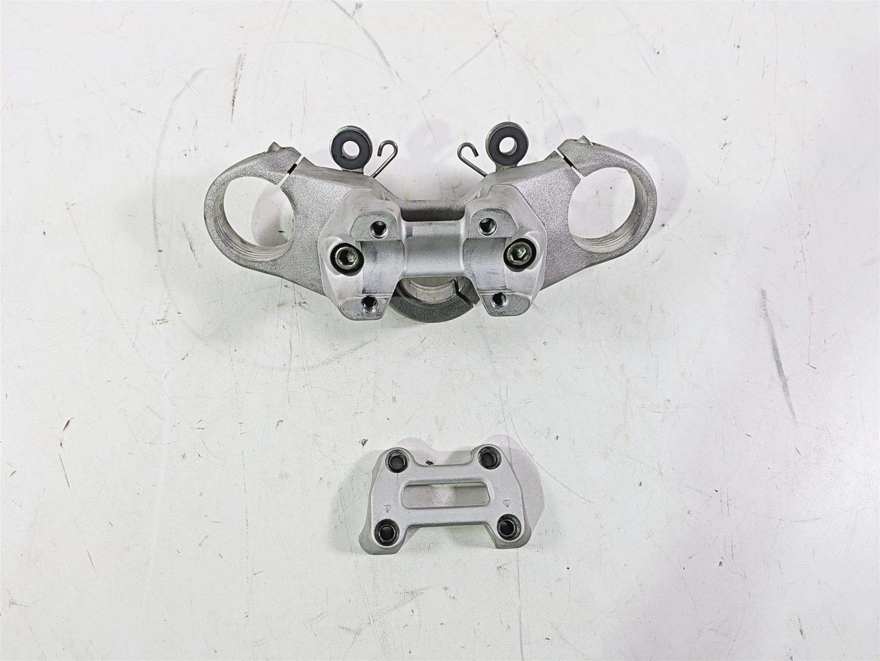 2009 Ducati Monster 1100 S Upper Triple Tree & Handlebar Mount Riser 34120681A {{ shop.shopifyCountryName }} - Mototech271