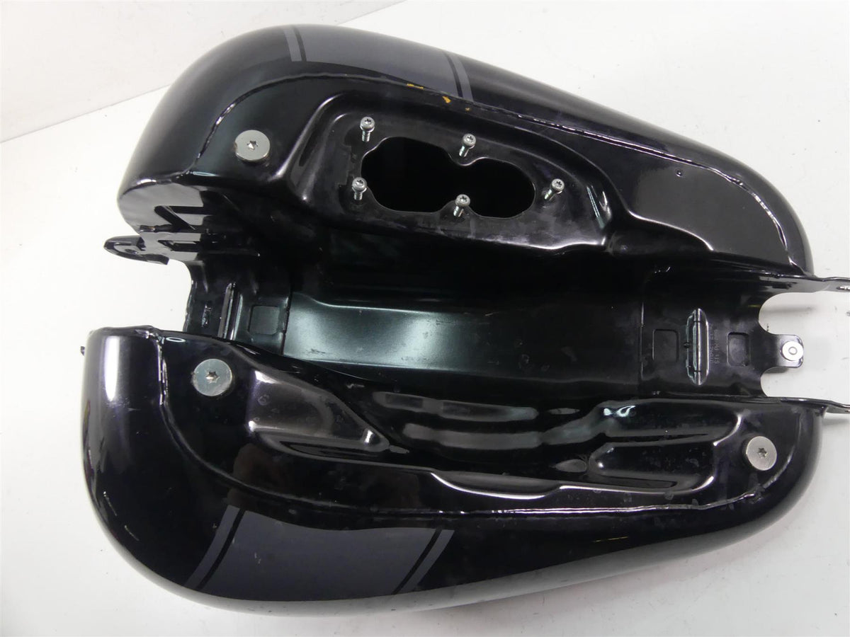 2021 Harley Softail FLSB Sport Glide Fuel Gas Petrol Tank - Read 61000674 {{ shop.shopifyCountryName }} - Mototech271