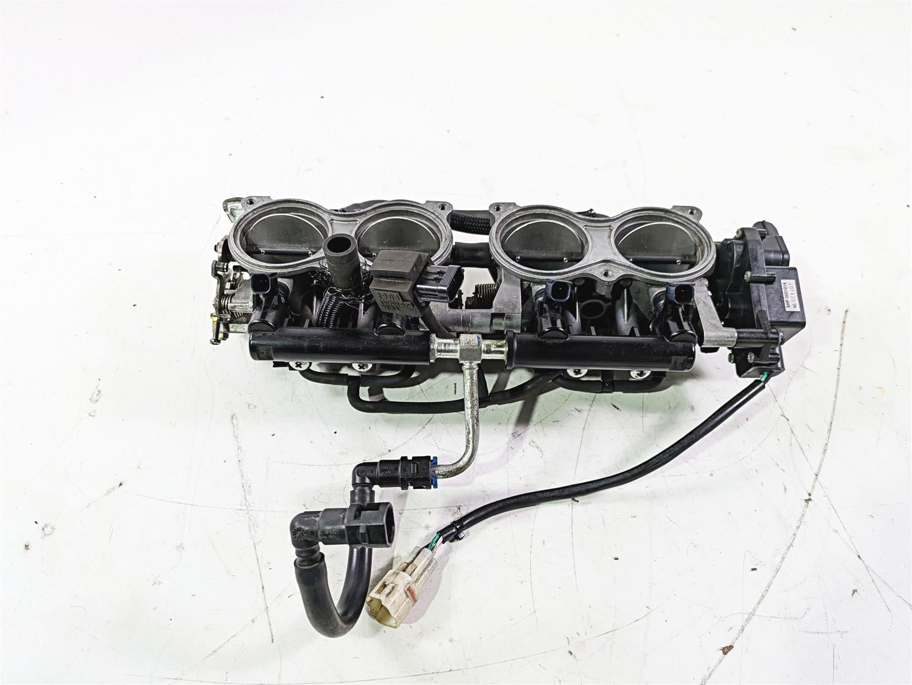 2016 Suzuki GSXR1000 Keihin Throttle Body Bodies Fuel Injection 13406-47H40 {{ shop.shopifyCountryName }} - Mototech271