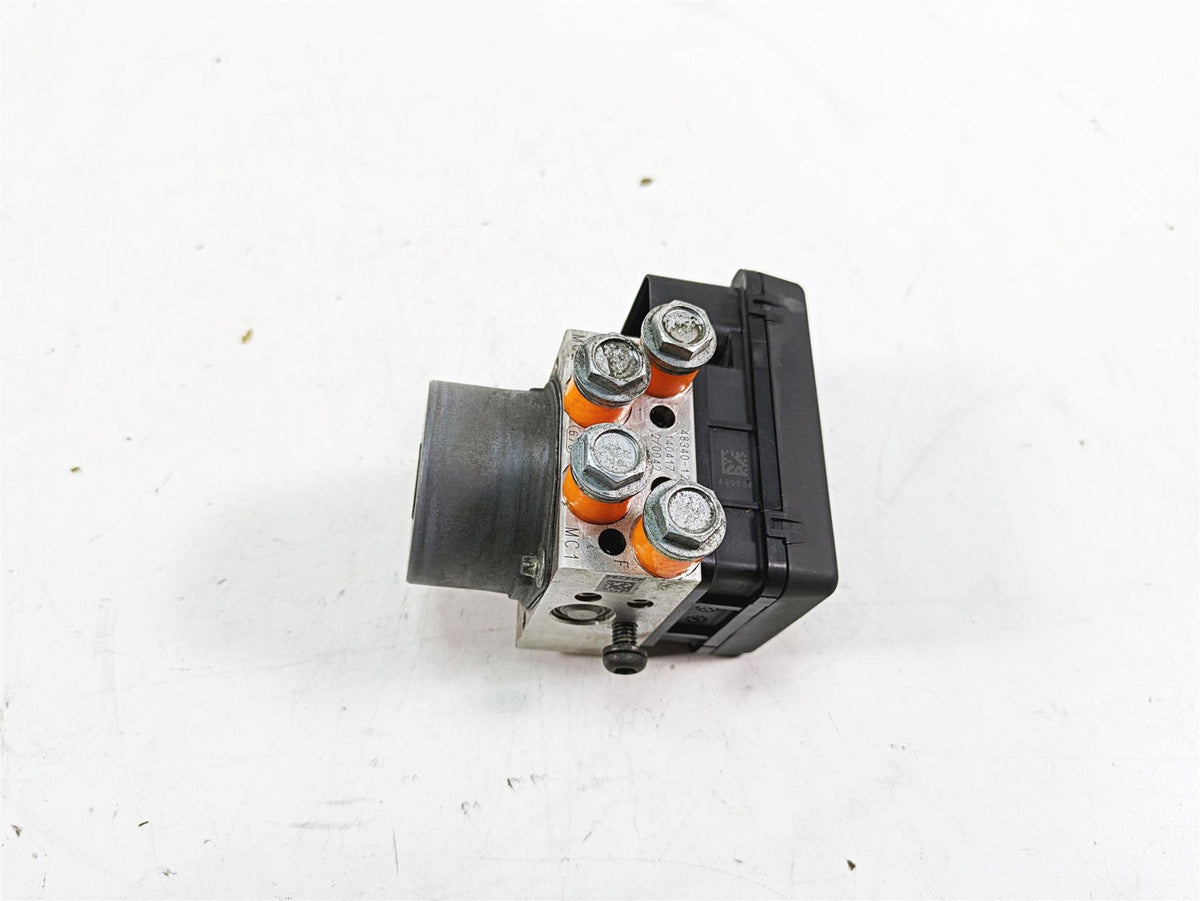 2015 Harley FXDL Dyna Low Rider Abs Brake Pump Unit Module 48341-12 {{ shop.shopifyCountryName }} - Mototech271