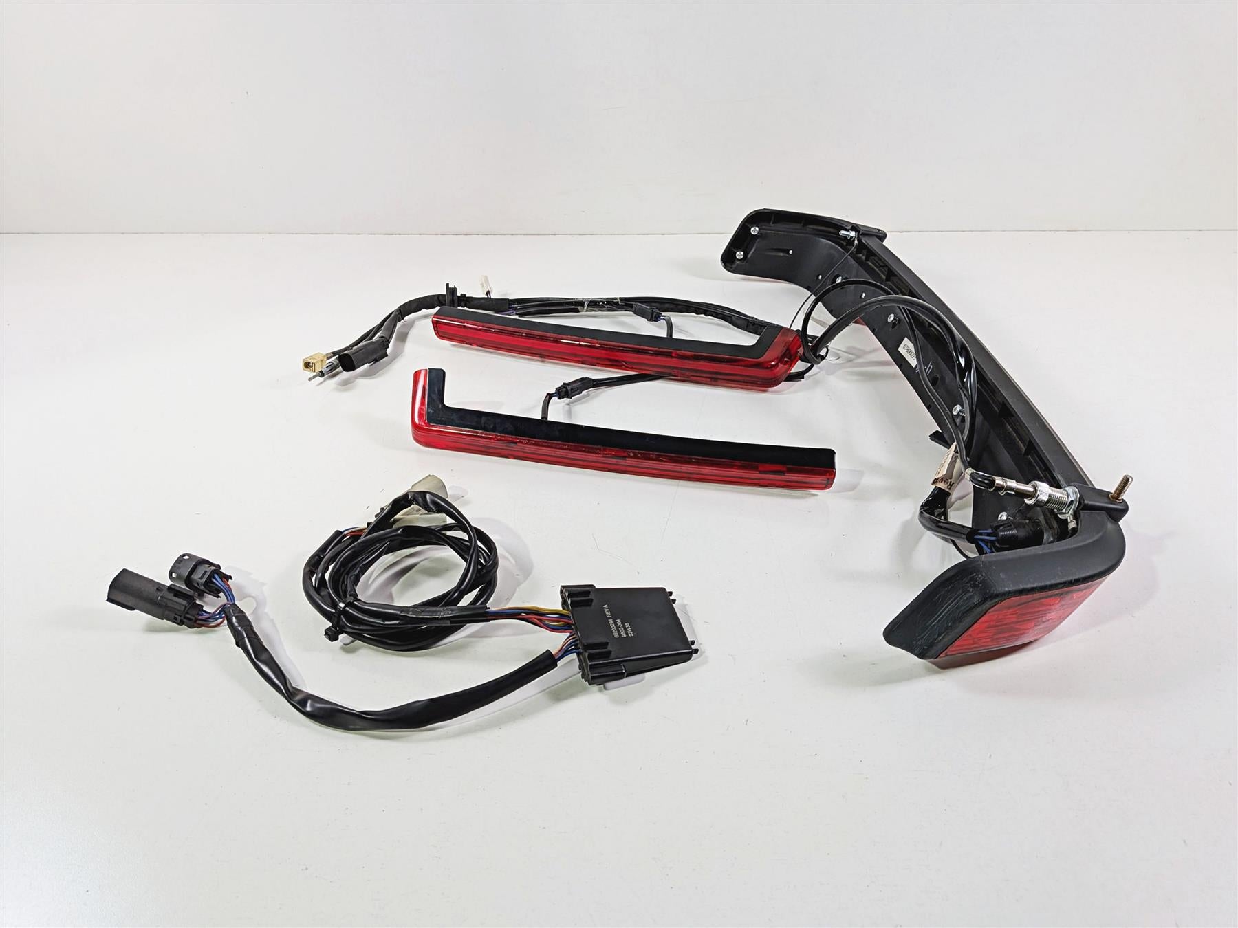 2018 Harley FLHTCU Touring Electra Glide Rear Trunk Side Light Set Read 67800093-Mototech271