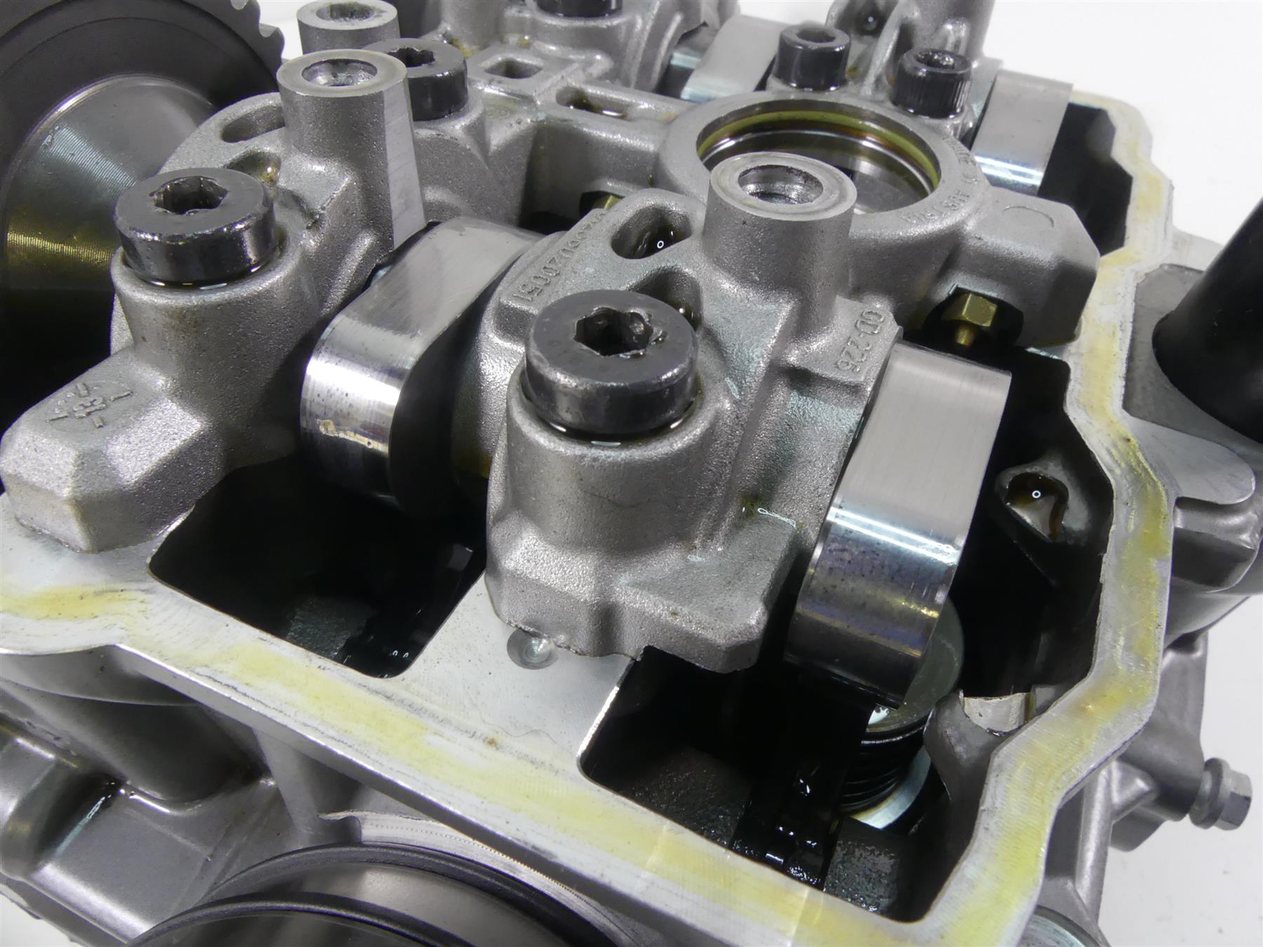 2015 KTM 1190 Adventure R Front Cylinderhead Cylinder Head - Read 6133602010024 {{ shop.shopifyCountryName }} - Mototech271