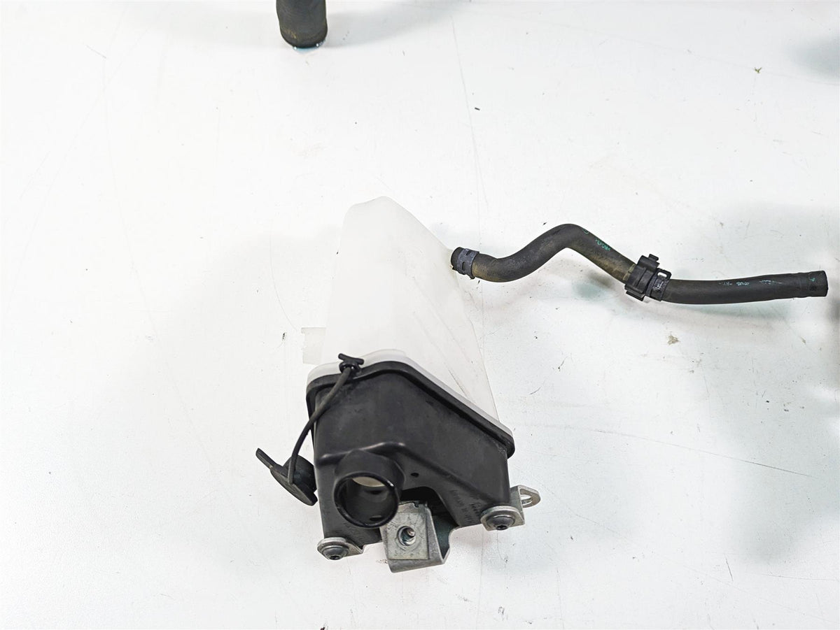 2016 BMW R1200R K53 Radiator Fan Reservoir Hoses Set - No Leaks 17118525833 {{ shop.shopifyCountryName }} - Mototech271