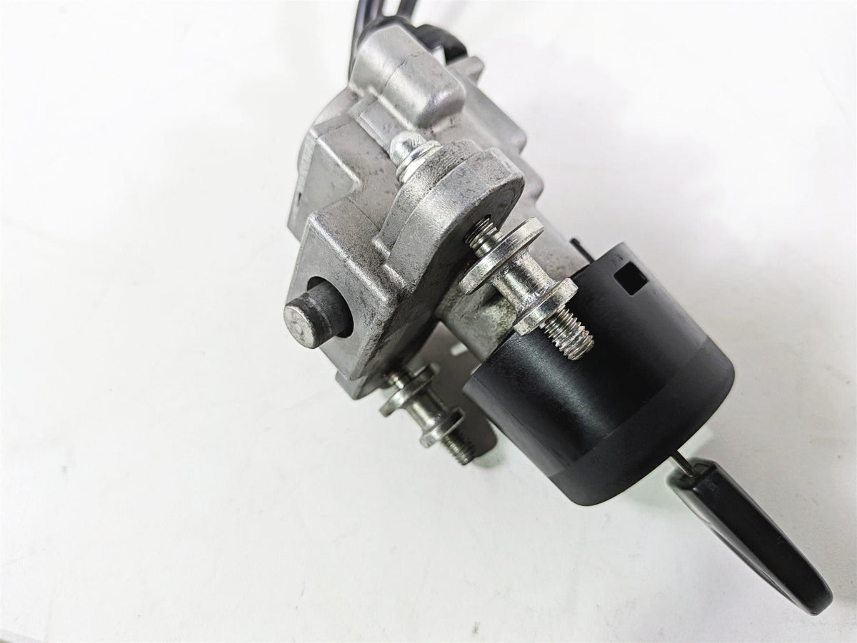 2013 Ducati Hyperstrada 821 Speedometer Ignition Switch Key Lock Set 40610951E {{ shop.shopifyCountryName }} - Mototech271