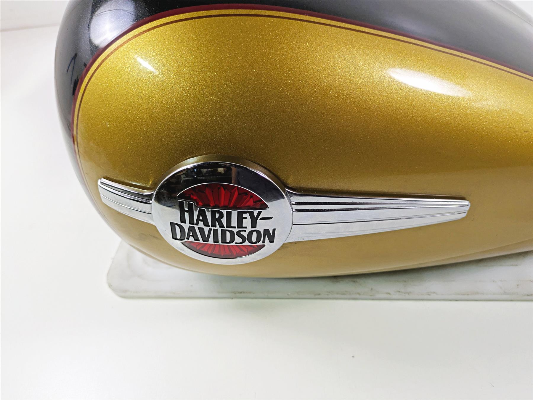 2017 Harley Softail Heritage Classic FLSTC Fuel Gas Petrol Tank 61625-11 {{ shop.shopifyCountryName }} - Mototech271