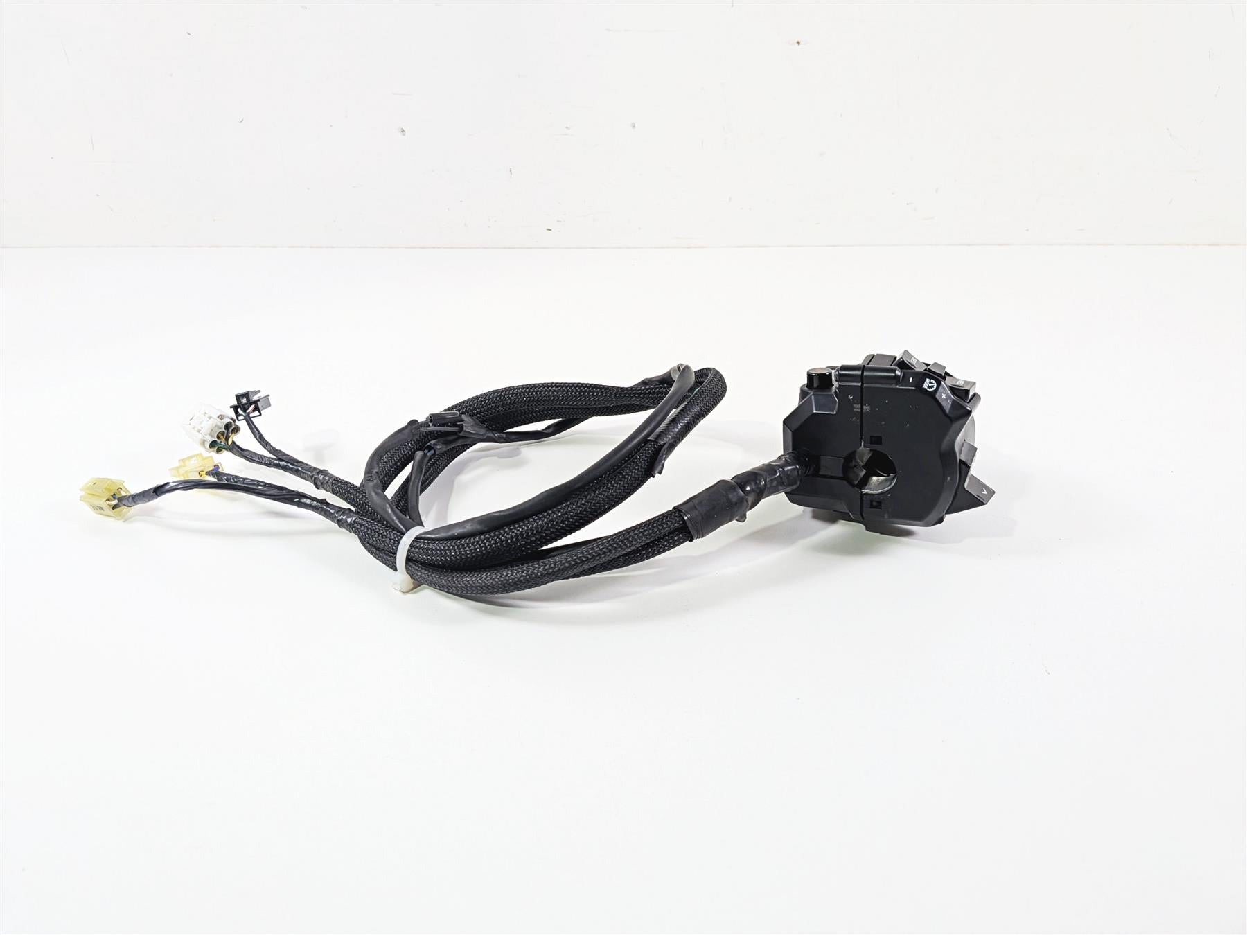 2023 Yamaha MT10 MTN1000 Left Hand Control Switch Cruise BGG-83954-00-00 {{ shop.shopifyCountryName }} - Mototech271