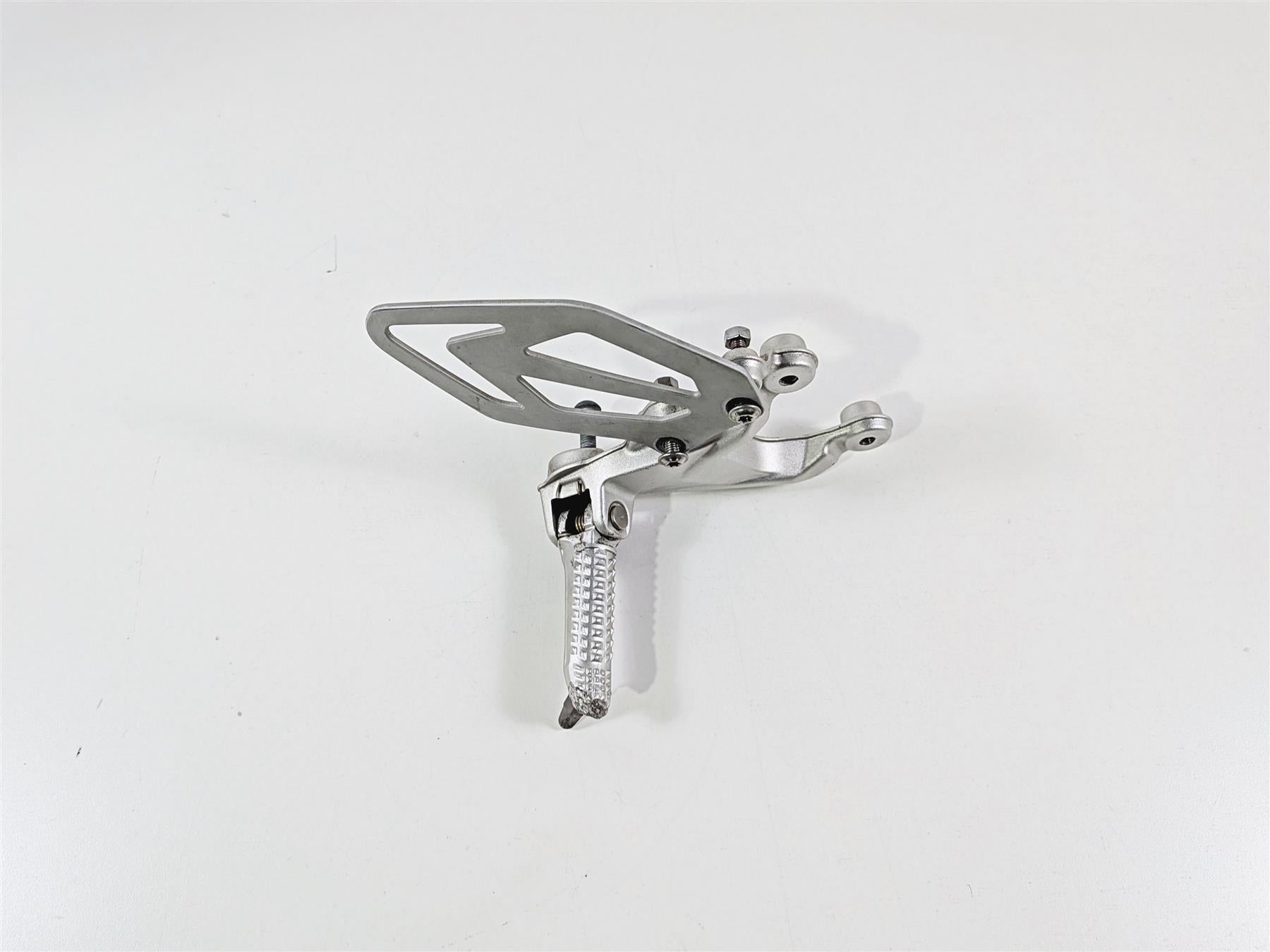 2017 BMW S1000RR K46 Right Rider Driver Foot Peg Rest & Heal Guard 46717728308 {{ shop.shopifyCountryName }} - Mototech271