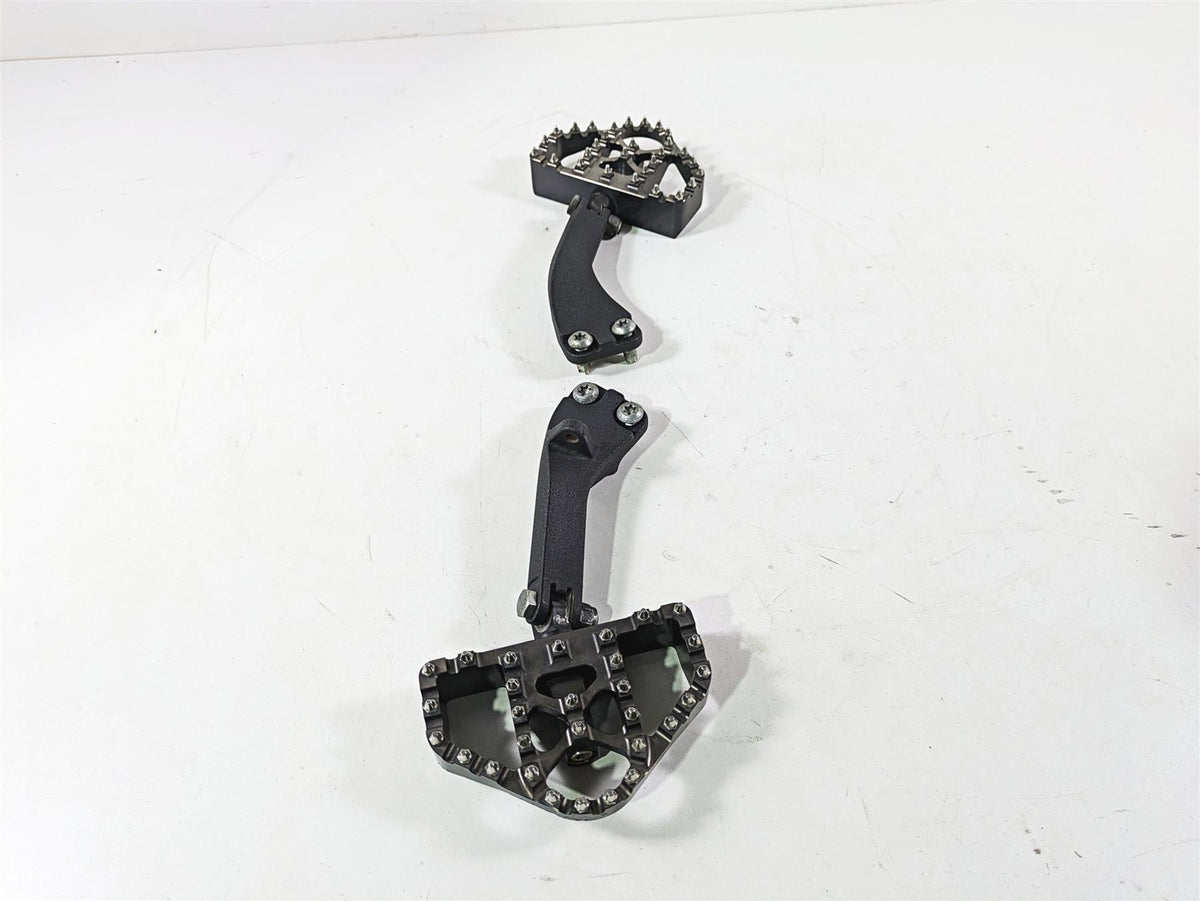 2017 Harley Dyna FXDB Street Bob Passenger Footpeg Custom Set -READ 49230-06 {{ shop.shopifyCountryName }} - Mototech271