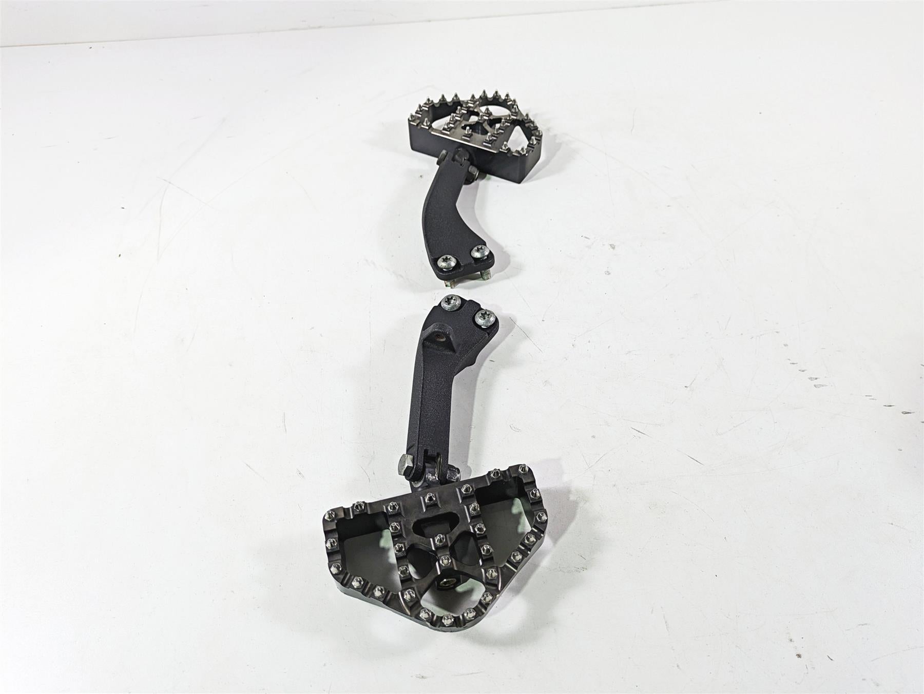 2017 Harley Dyna FXDB Street Bob Passenger Footpeg Custom Set -READ 49230-06 {{ shop.shopifyCountryName }} - Mototech271