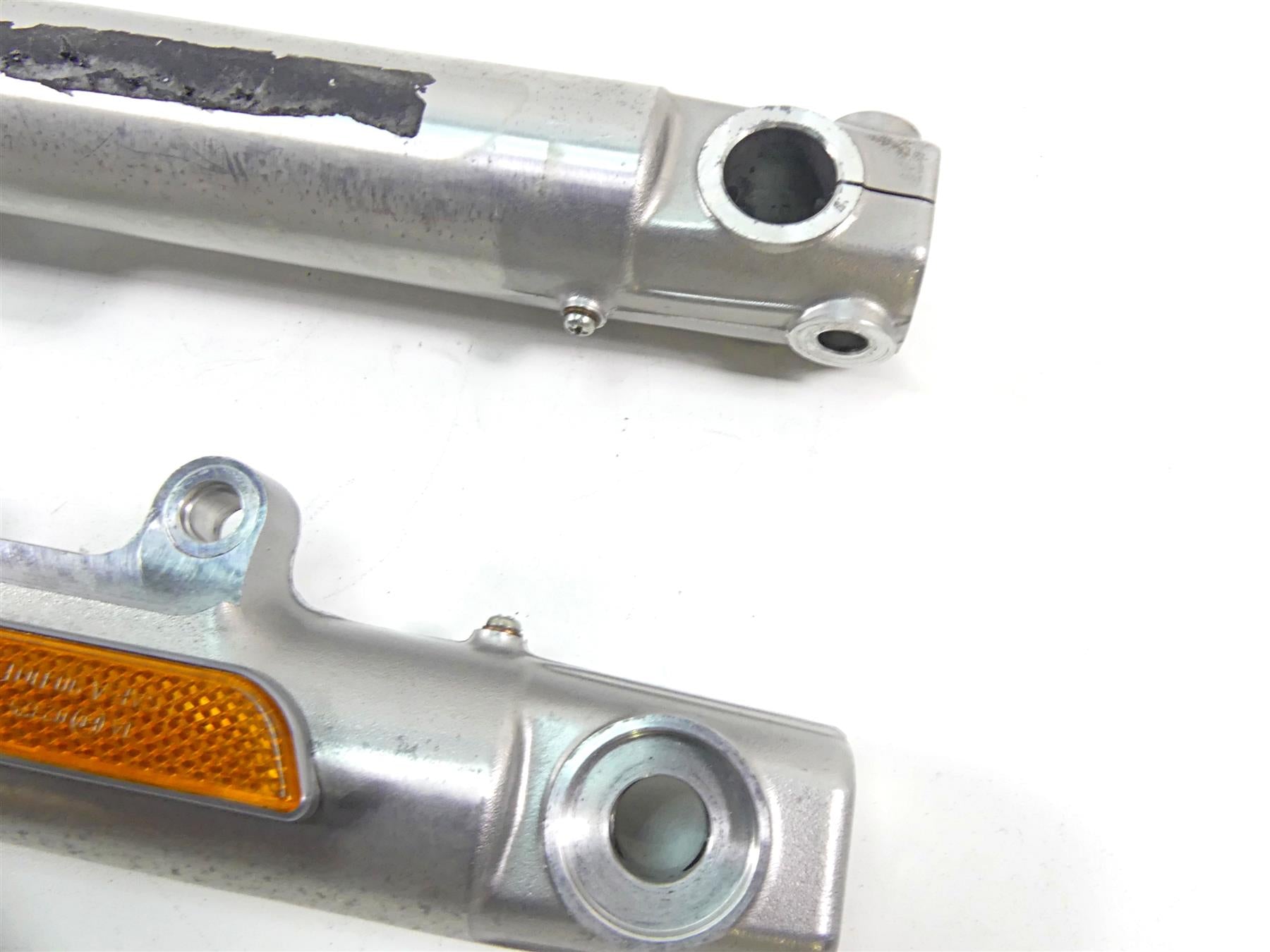 2005 Harley Sportster XL1200 C Showa Front Fork Lowers Set 45901-04 45900-04 {{ shop.shopifyCountryName }} - Mototech271