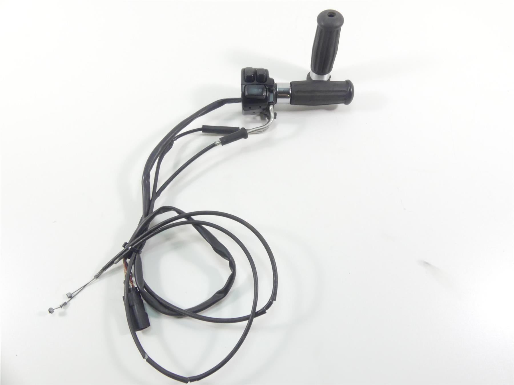 2008 Harley Softail FLSTSB Cross Bones Right Control Switch Throttle 71684-06 {{ shop.shopifyCountryName }} - Mototech271