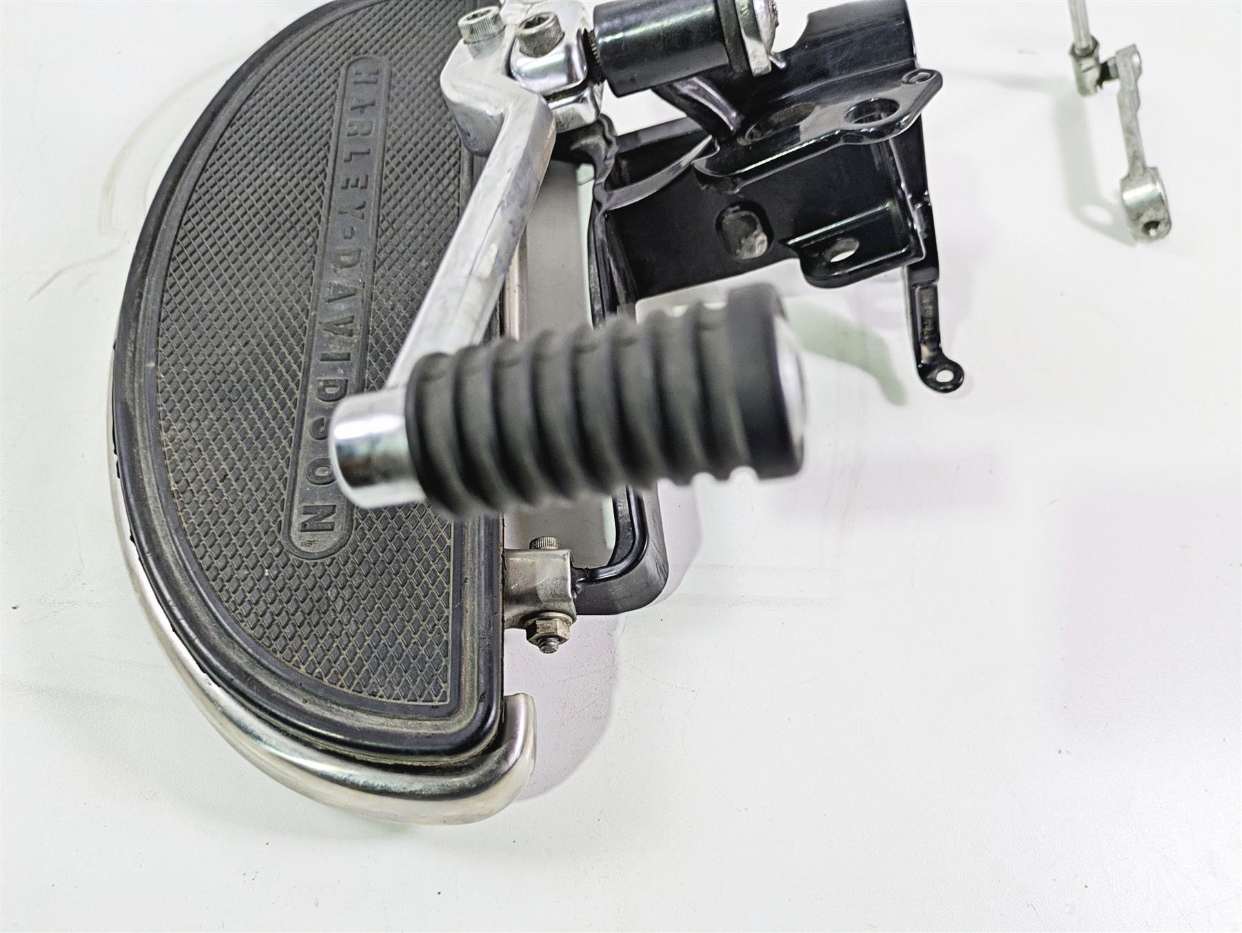 2017 Harley Softail Heritage Classic FLSTC Left Front Floorboard Set 33630-07A {{ shop.shopifyCountryName }} - Mototech271