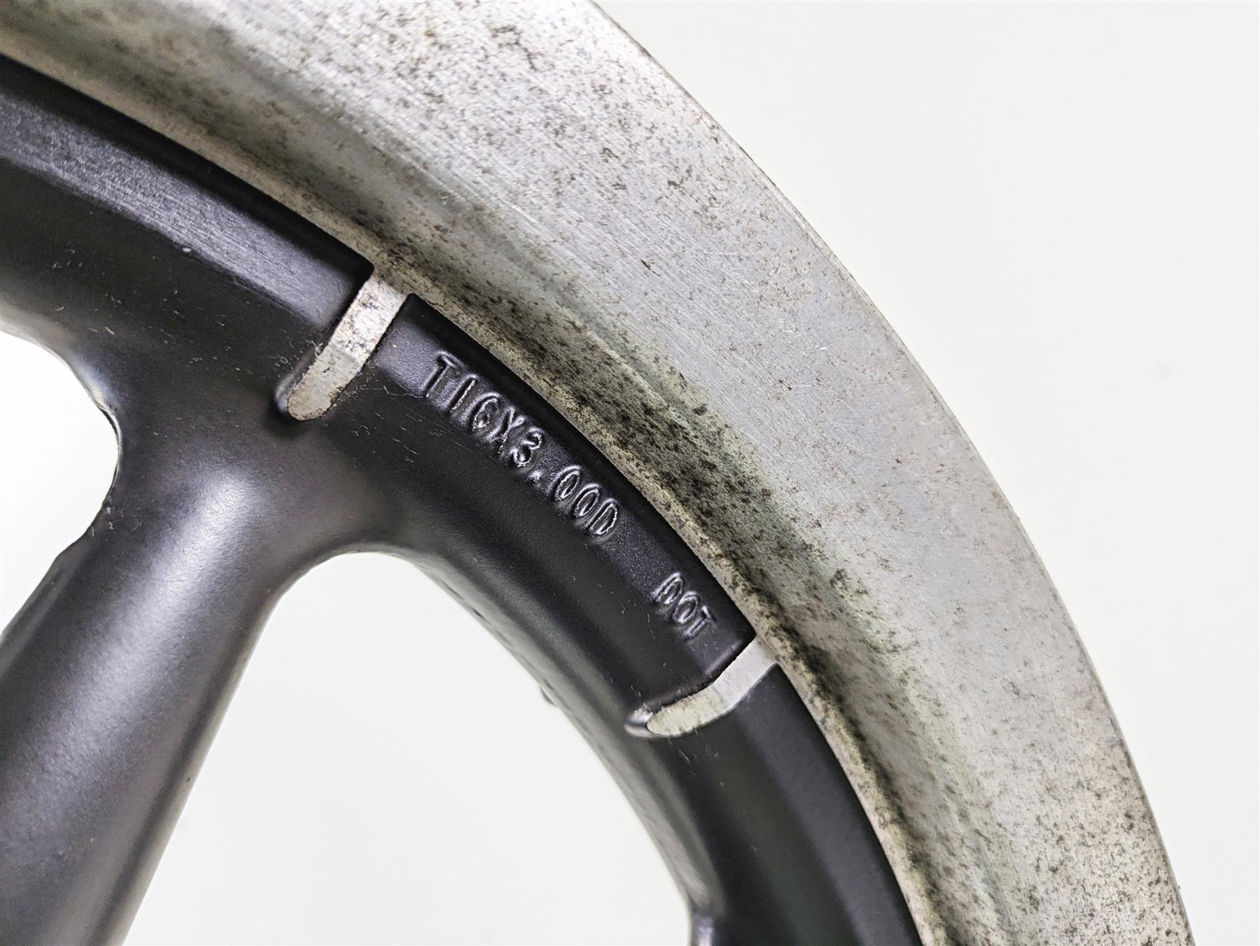 2005 Harley Touring FLHRI Road King Front Wheel Rim 16x3 9 Spoke 41154-04 {{ shop.shopifyCountryName }} - Mototech271