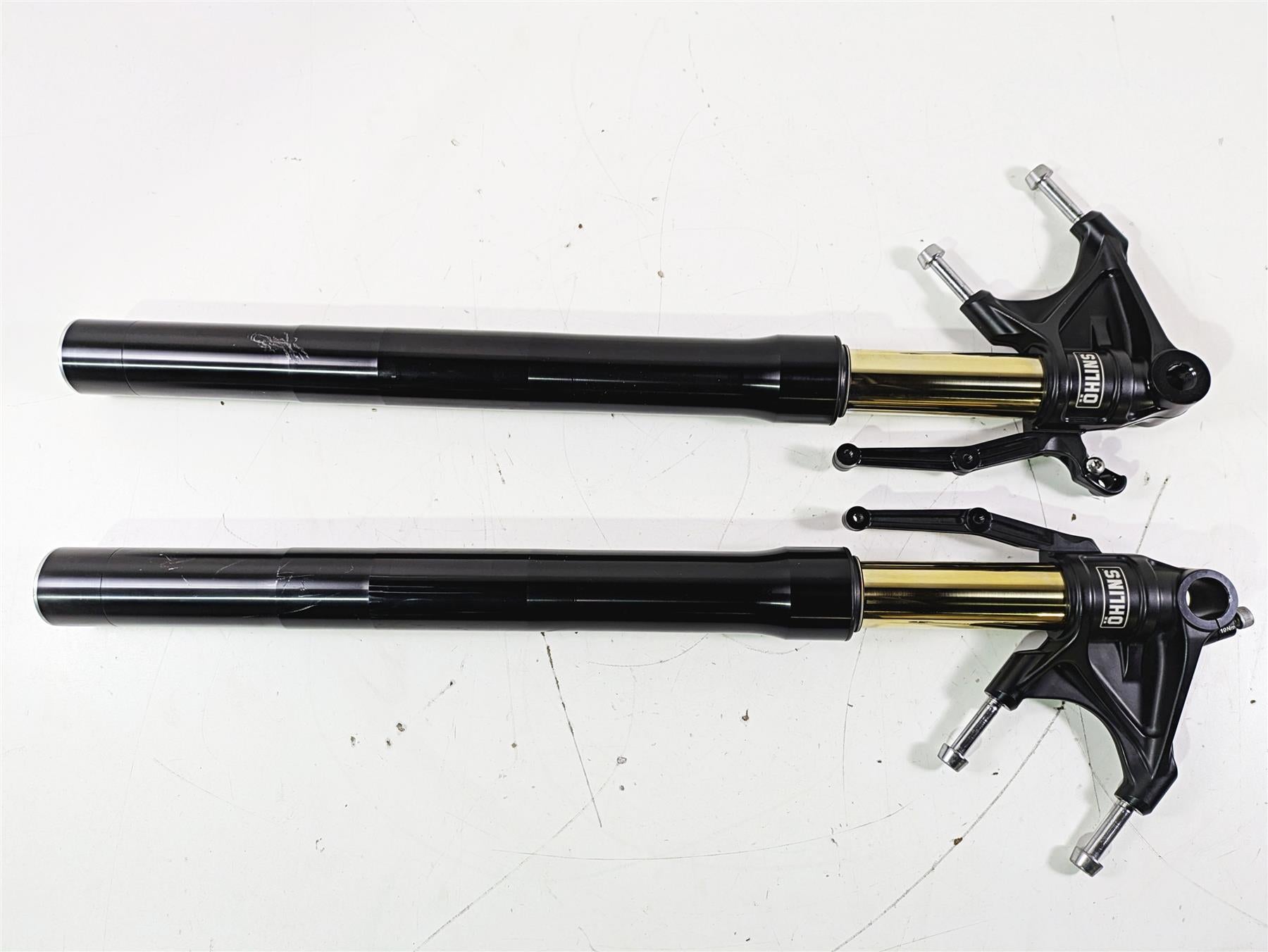 2019 Triumph Speed Triple RS 1050 Black Ohlins Front Fork Leg T2044034 T2044036