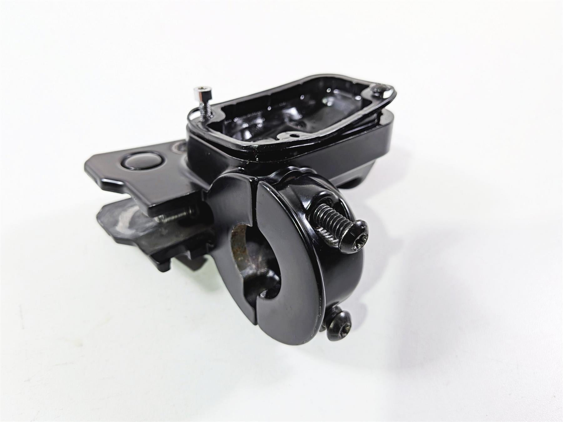 2017 Harley Touring FLHXS Street Glide Clutch Master Cylinder Black 36700128A {{ shop.shopifyCountryName }} - Mototech271