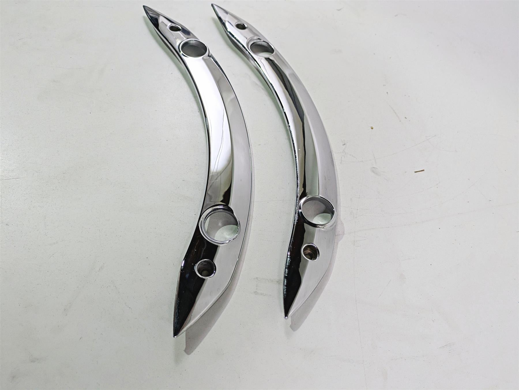 2017 Indian Chieftain Limited Rear Chrome Fender Struts Covers 5139599 5139598 {{ shop.shopifyCountryName }} - Mototech271