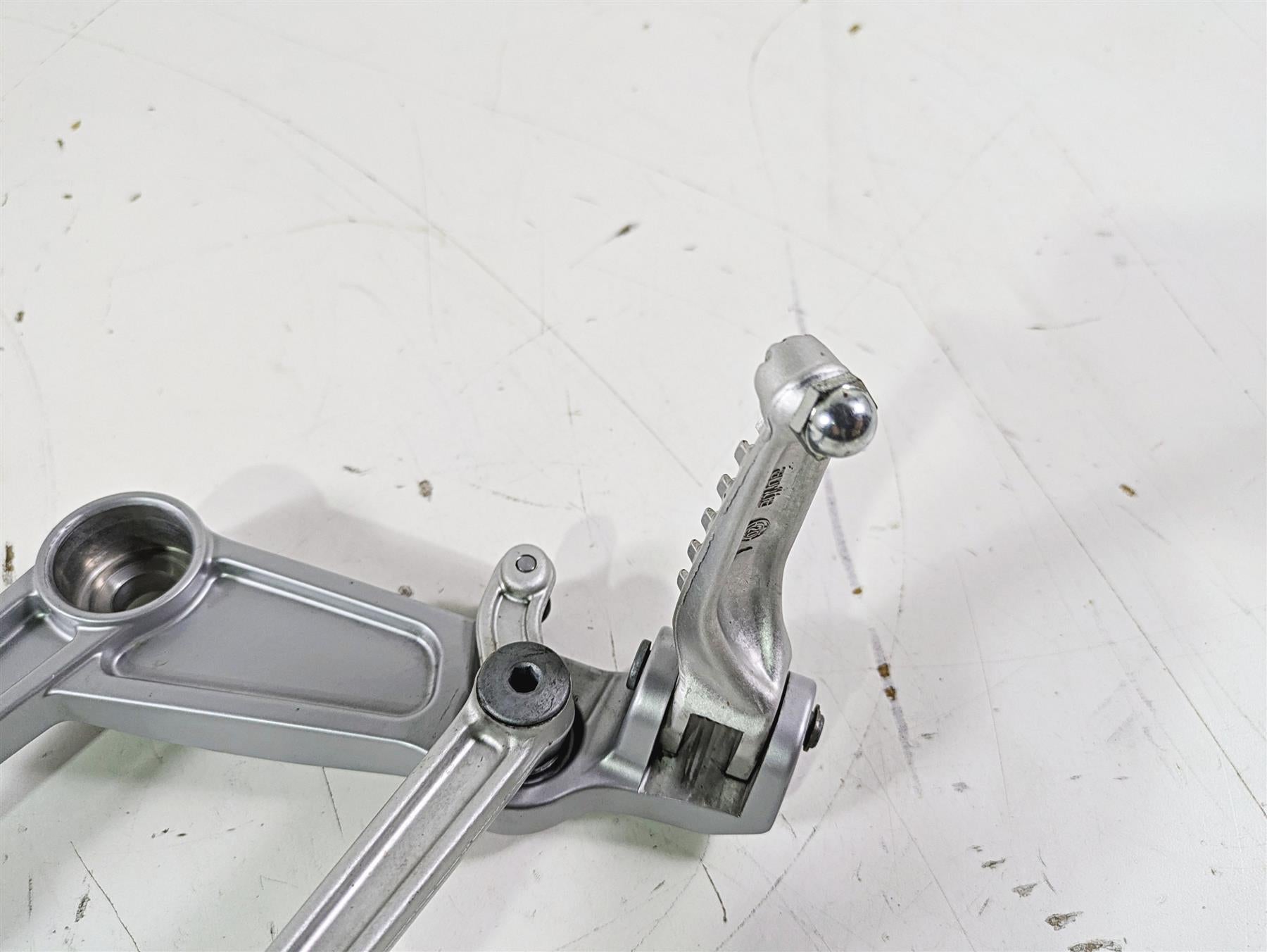 2021 Aprilia RS660 Left Rider Footpeg & Shifter Lever 2B005202 2B006352 {{ shop.shopifyCountryName }} - Mototech271