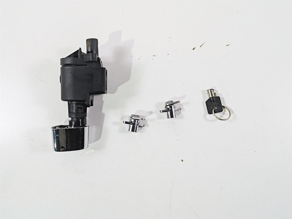 2009 Harley Touring FLHX Street Glide Ignition Switch Key Lock Set 71572-06 {{ shop.shopifyCountryName }} - Mototech271