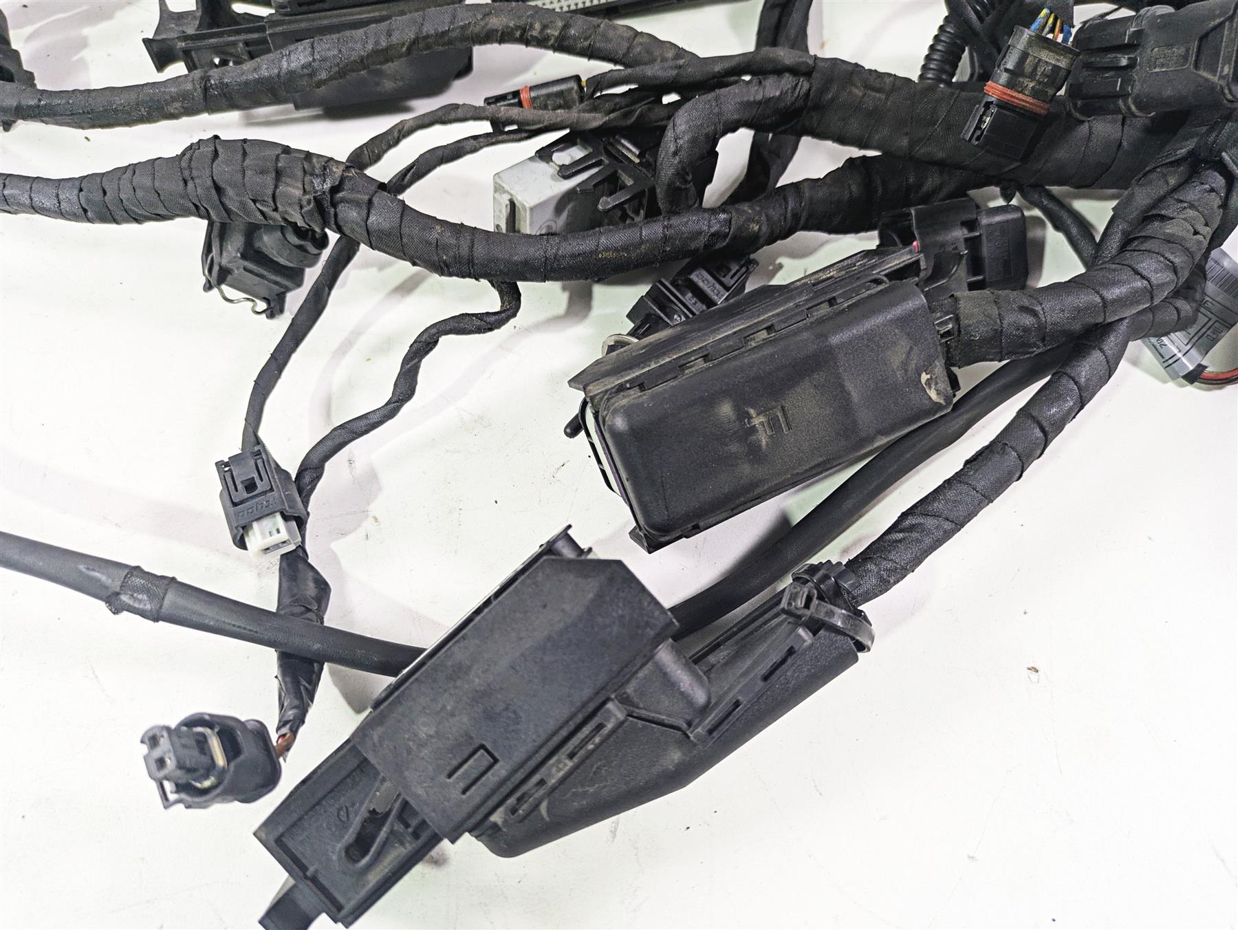 2010 BMW R1200GS K25 Main & Engine Wiring Harness Read 61117726669 {{ shop.shopifyCountryName }} - Mototech271