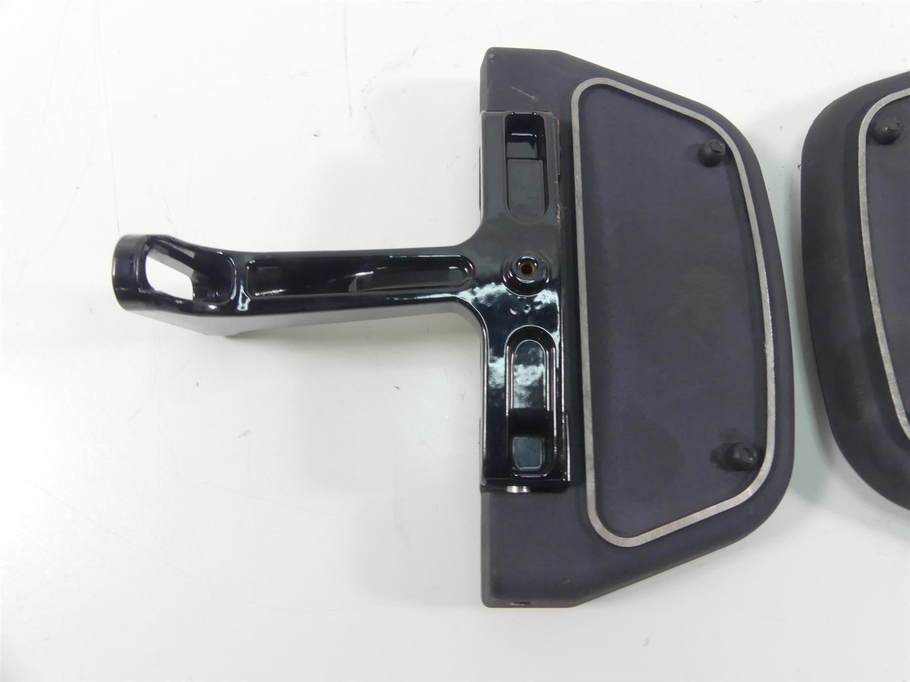 2016 Harley Touring FLHR Road King Rear Passenger Floor Board Set 52719-10 {{ shop.shopifyCountryName }} - Mototech271