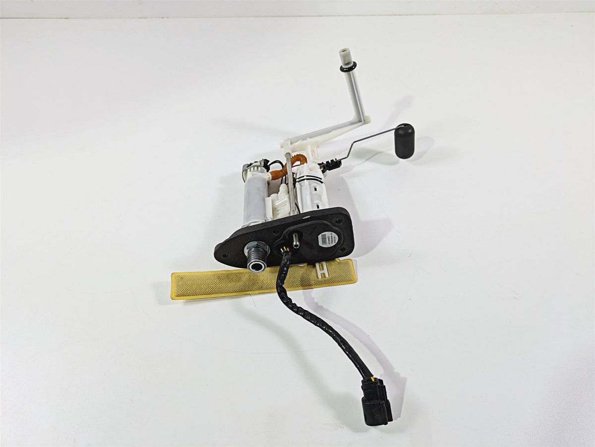 2019 Harley Softail FXDR 114 Fuel Gas Petrol Pump Set 61200053 {{ shop.shopifyCountryName }} - Mototech271