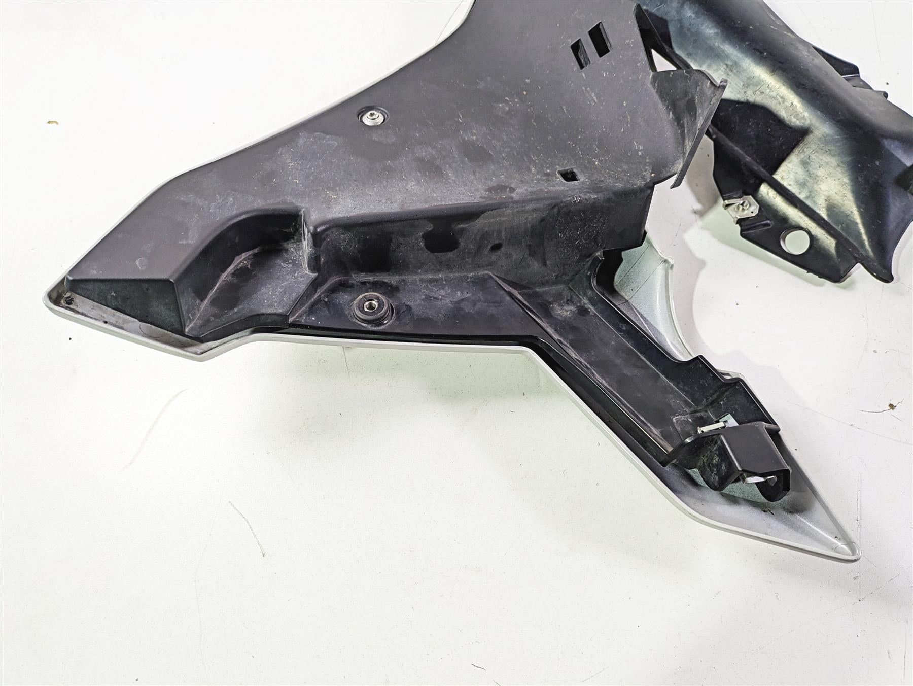 2016 BMW R1200RS K54 Right Main Radiator Fairing Cover Lightgray 46638556736 {{ shop.shopifyCountryName }} - Mototech271