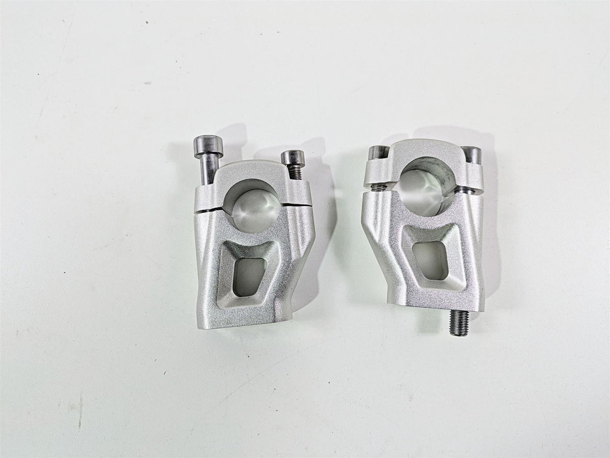 2024 Triumph Tiger 900 GT Handlebar Riser Holder Clamp Set T2040813 {{ shop.shopifyCountryName }} - Mototech271
