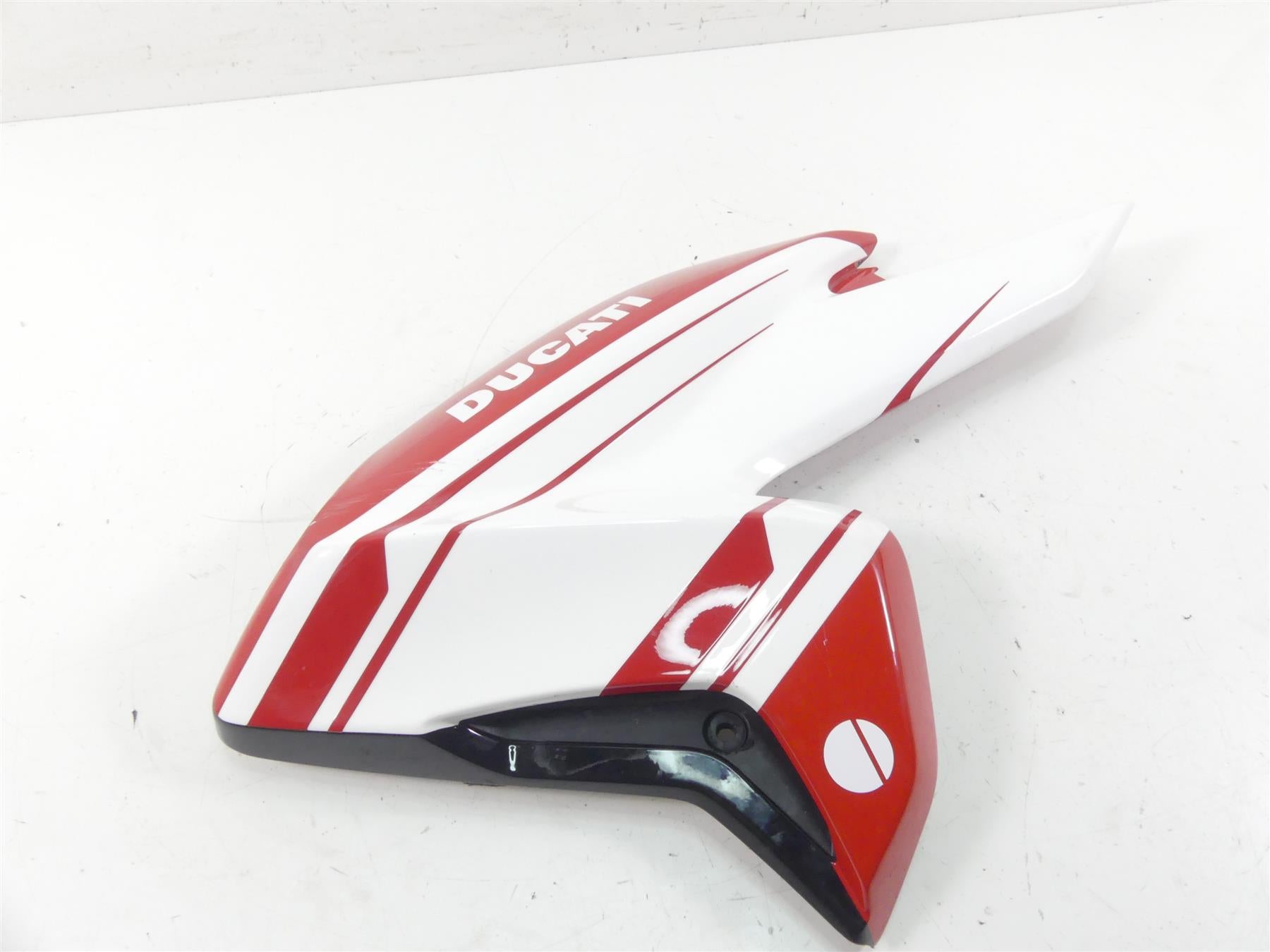 2018 Ducati Hypermotard 939 SP Oem Left Side Tank Fairing Cover -Read 480P5682CK {{ shop.shopifyCountryName }} - Mototech271