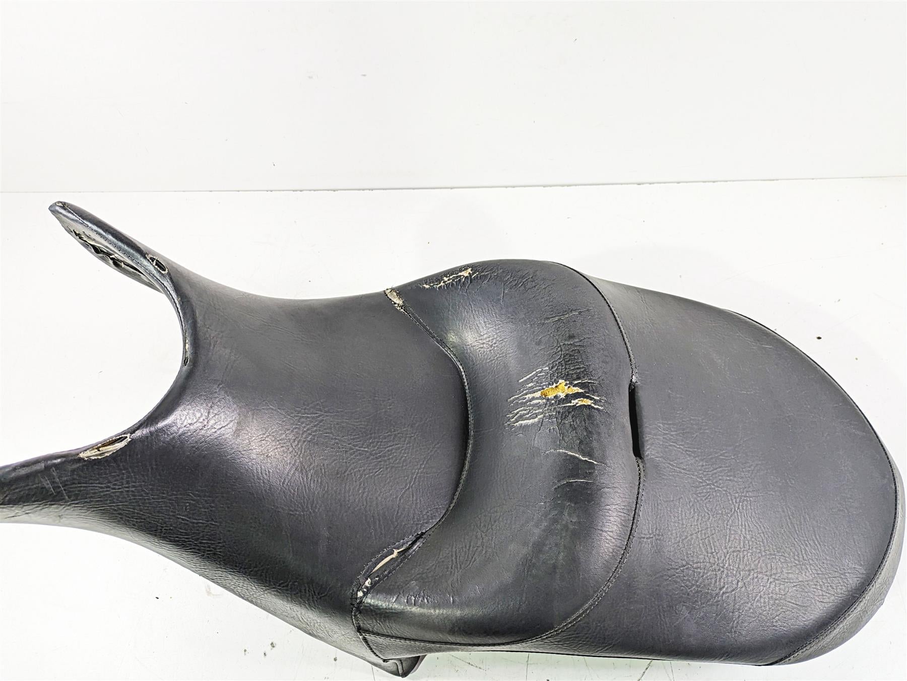 2012 Victory Cross Country Driver Rider Seat Saddle - Read 2684744 5438107 {{ shop.shopifyCountryName }} - Mototech271