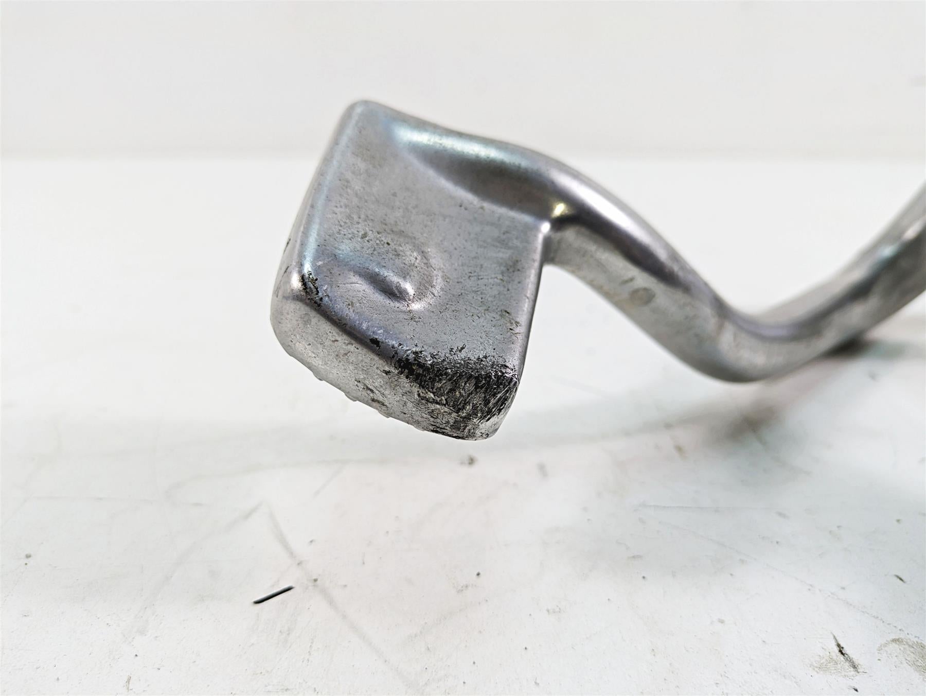 2005 Harley Dyna FXDL Low Rider Right Front Footpeg & Brake Ped Mid Set 50649-90 {{ shop.shopifyCountryName }} - Mototech271