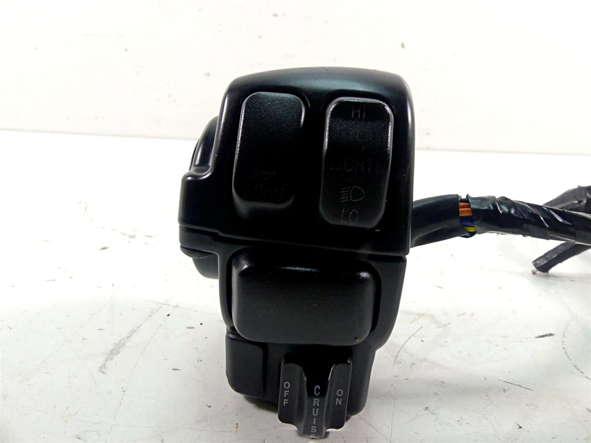 2010 Harley Touring FLHRC Road King Left Hand Control Switch 71682-06A 71685-06A {{ shop.shopifyCountryName }} - Mototech271