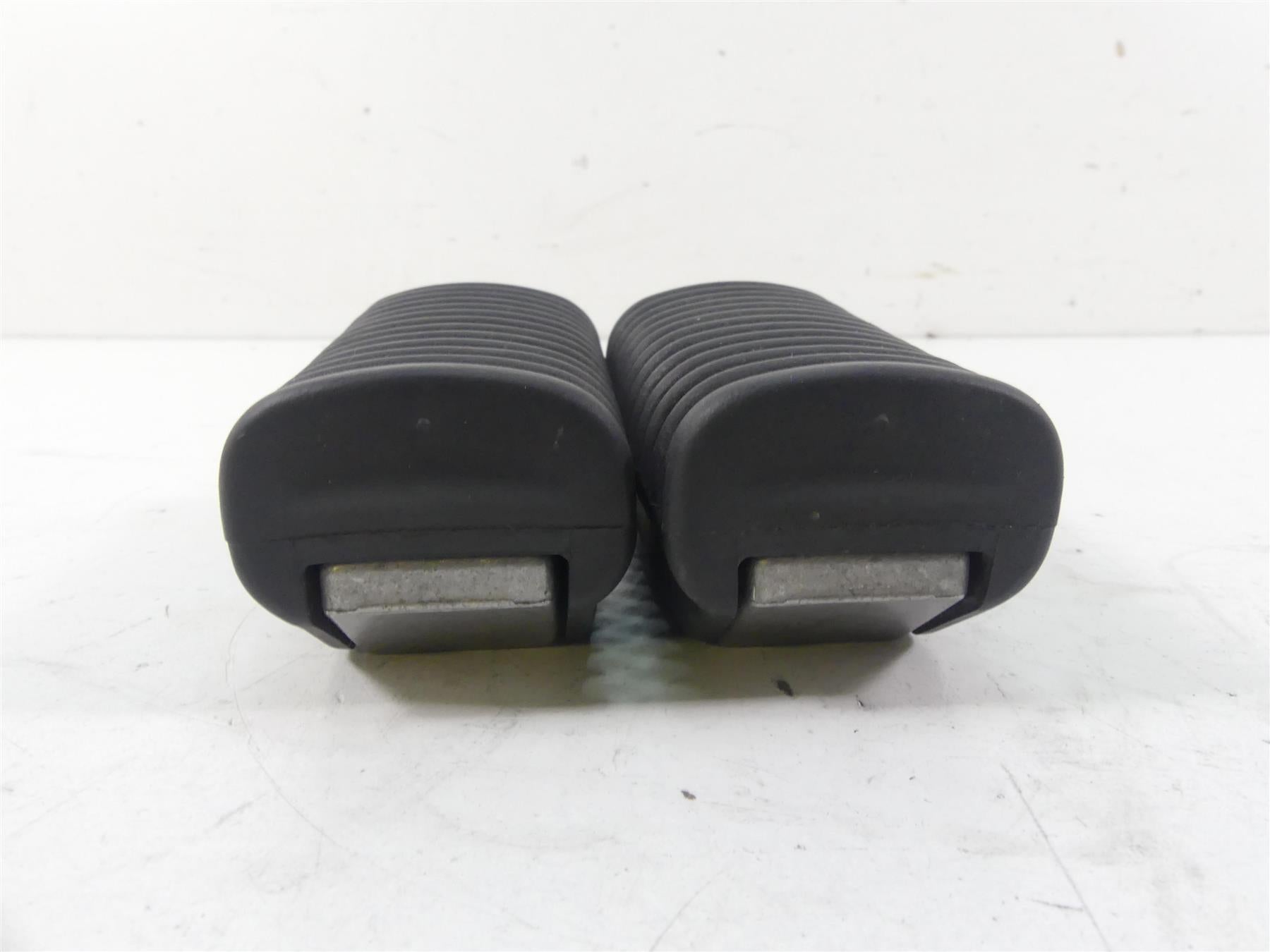 2003 BMW R1150 GS R21 Passenger Footpeg Foot Peg Set 46712314761 46712314762 {{ shop.shopifyCountryName }} - Mototech271