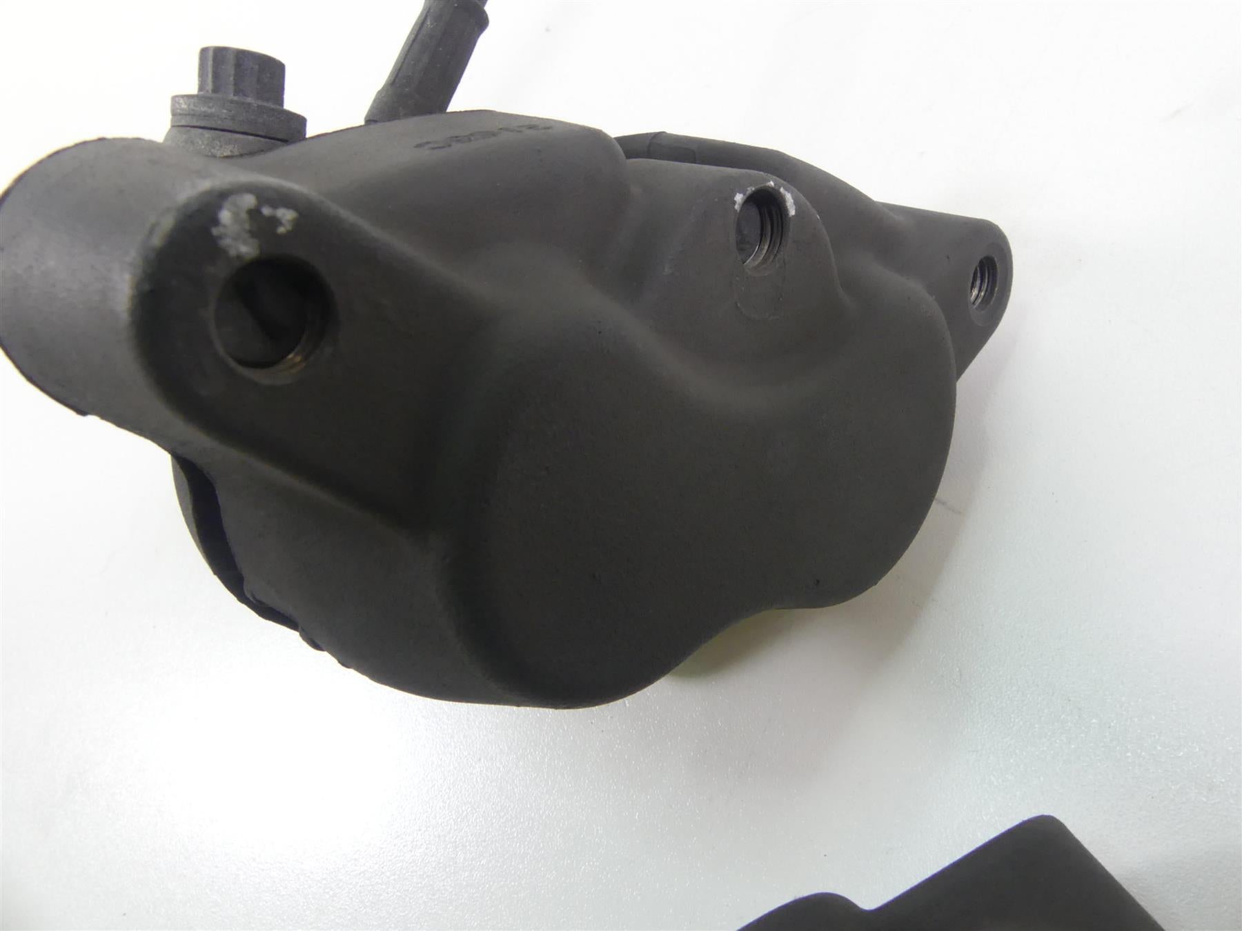 2016 Harley FXDL Dyna Low Rider Front Brake Caliper Set 41300001 41300002 {{ shop.shopifyCountryName }} - Mototech271