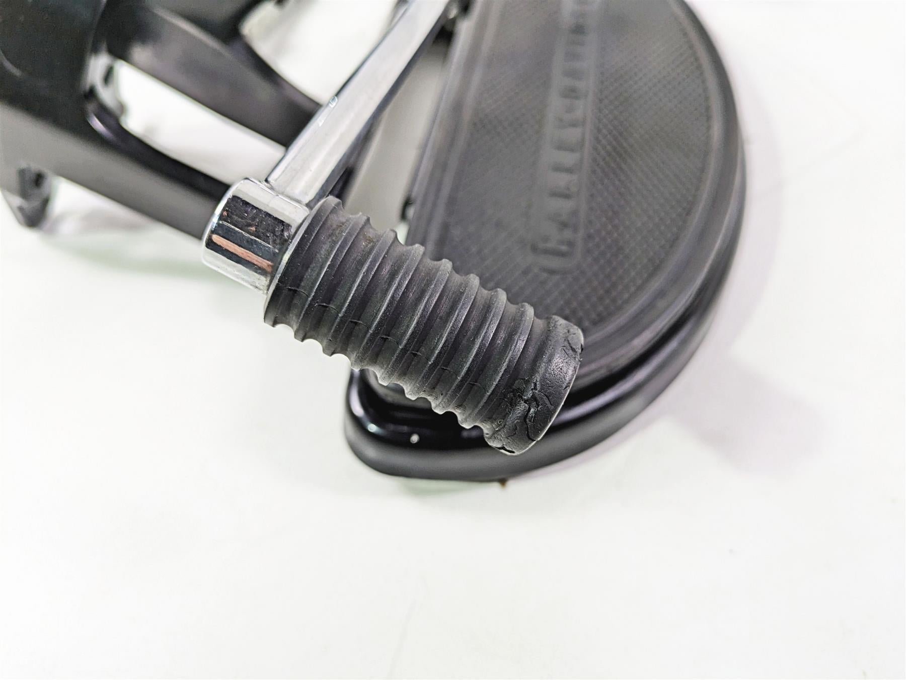 2014 Harley FLS Softail Slim Left Front Floorboard & Shifter 33630-07A 33895-82E {{ shop.shopifyCountryName }} - Mototech271
