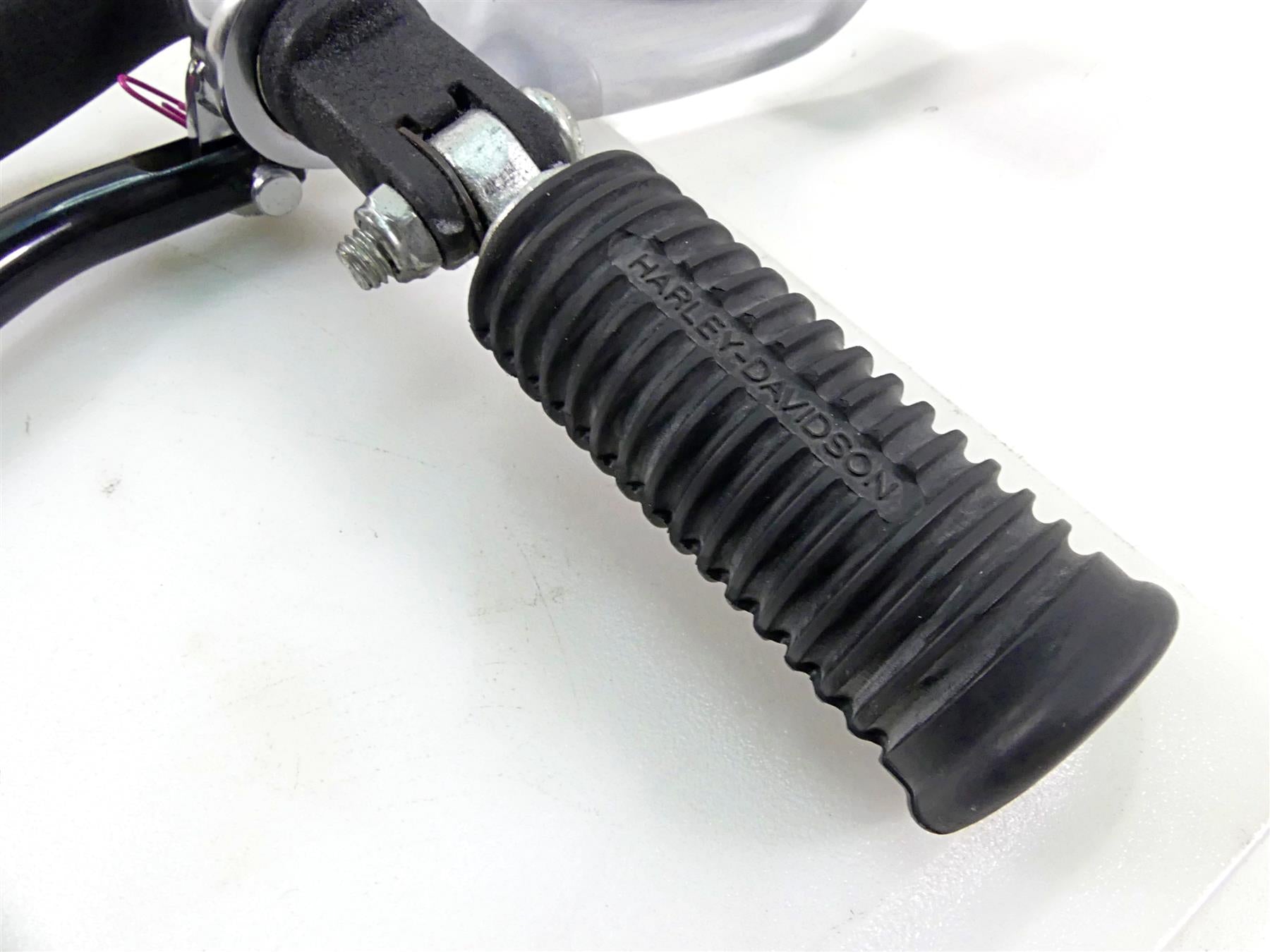 2010 Harley FXDF Dyna Fat Bob Front Right Oem Forward Footpeg Br Pedal 42481-03 {{ shop.shopifyCountryName }} - Mototech271
