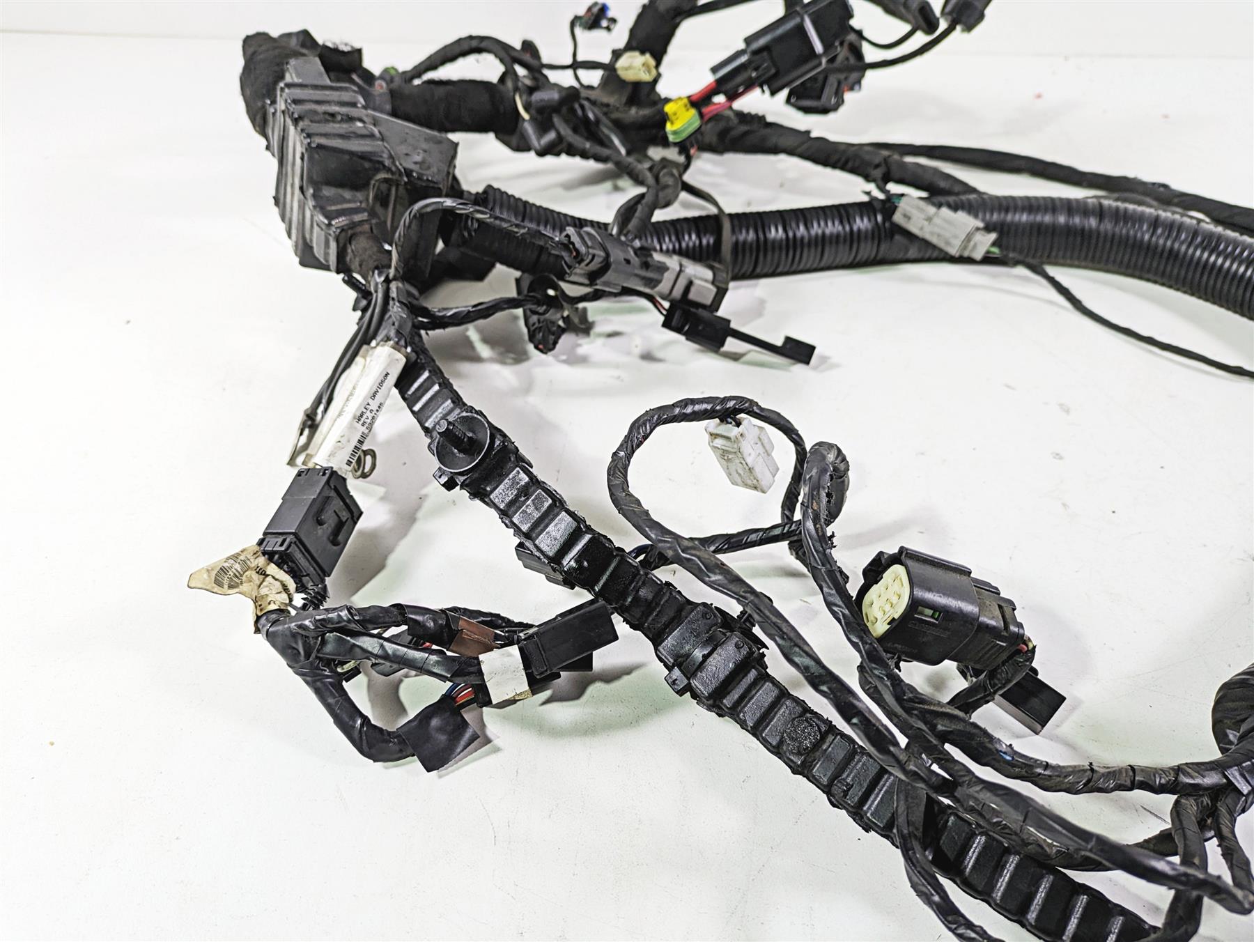 2017 Harley Dyna FXDB Street Bob Main Wiring Harness Loom - NON Abs 71072-12A {{ shop.shopifyCountryName }} - Mototech271
