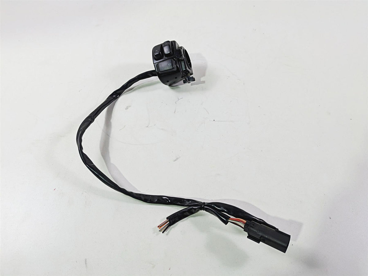 2011 Harley FXDC Dyna Super Glide Right Hand Control Switch - Read 71684-06A {{ shop.shopifyCountryName }} - Mototech271