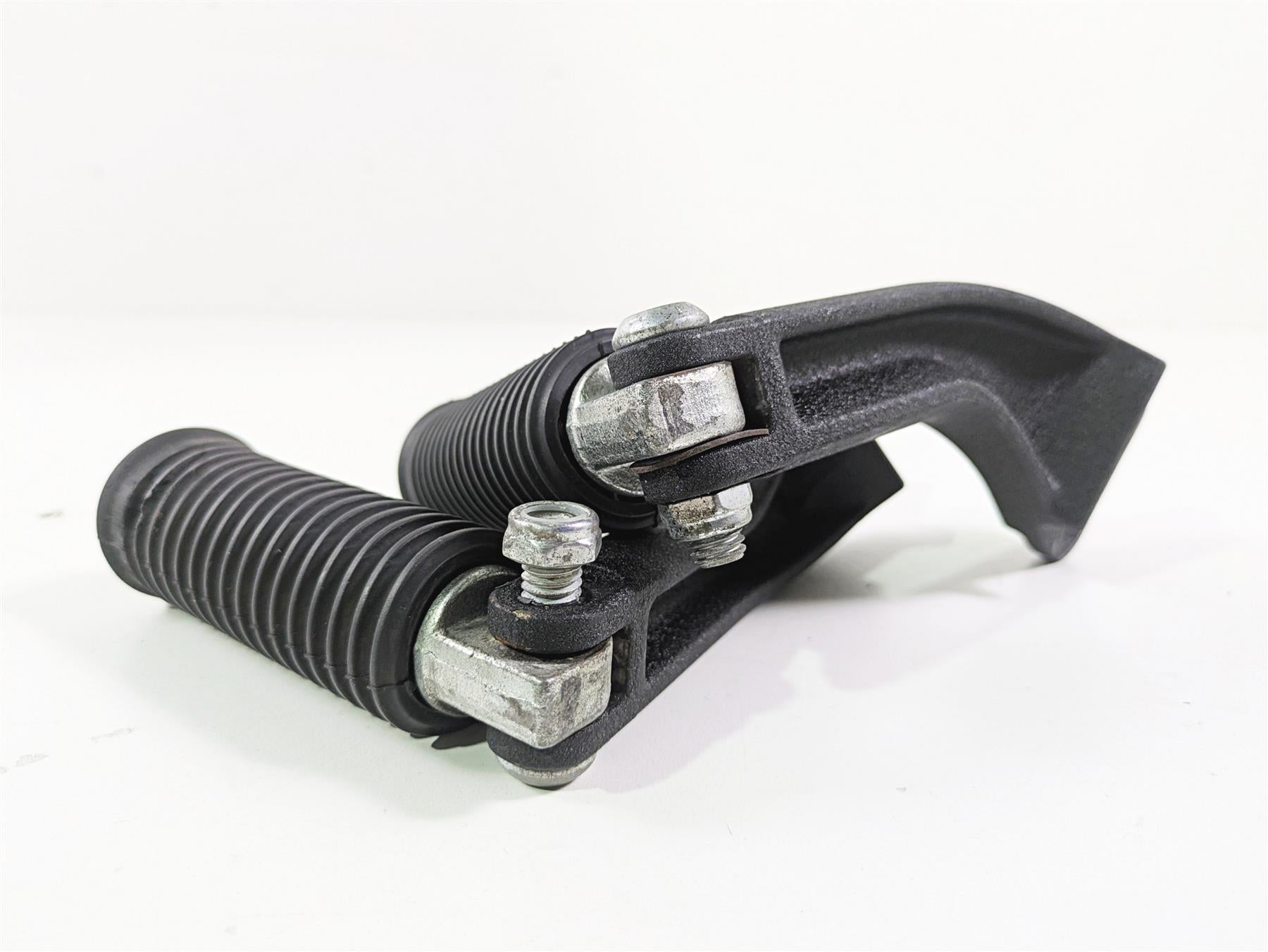 2016 Harley FXDF Dyna Fat Bob Rear Passenger Footpeg Set 49230-06 49224-06A {{ shop.shopifyCountryName }} - Mototech271