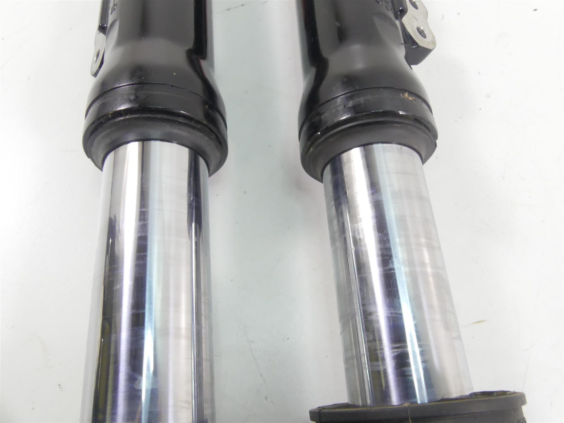 2020 Harley Softail FXBB Street Bob Front Fork Legs Set - 49mm 45400166 45400167 {{ shop.shopifyCountryName }} - Mototech271