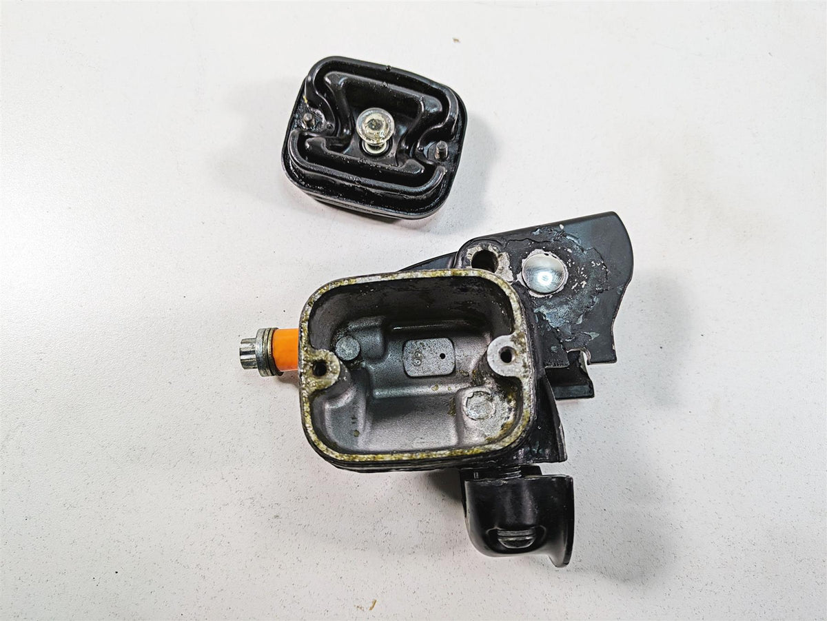 2009 Harley FXDF Dyna Fat Bob Front Brake Master Cylinder 11/16" 45170-08F {{ shop.shopifyCountryName }} - Mototech271